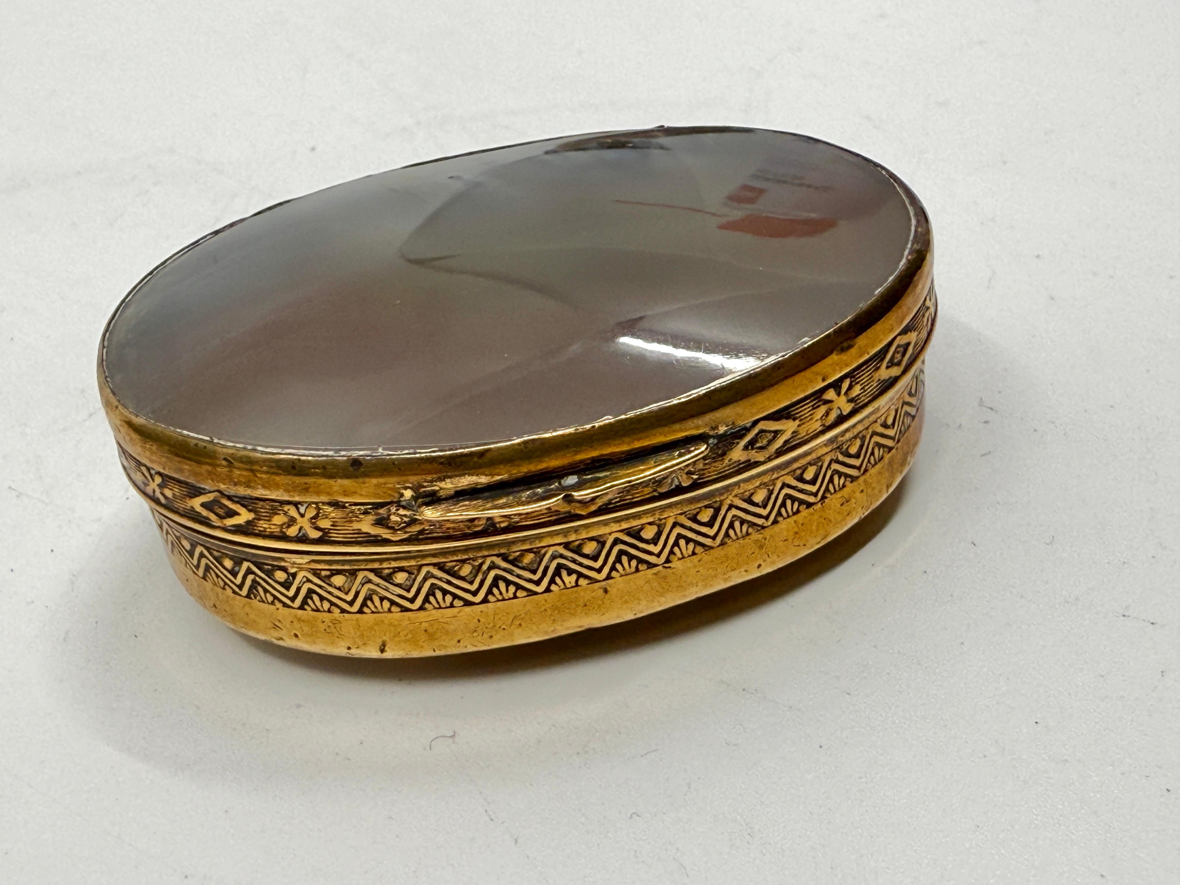 Ensemble de 3 tabatières ou boîtes à bibelots victoriennes en laiton et agate en vente 8