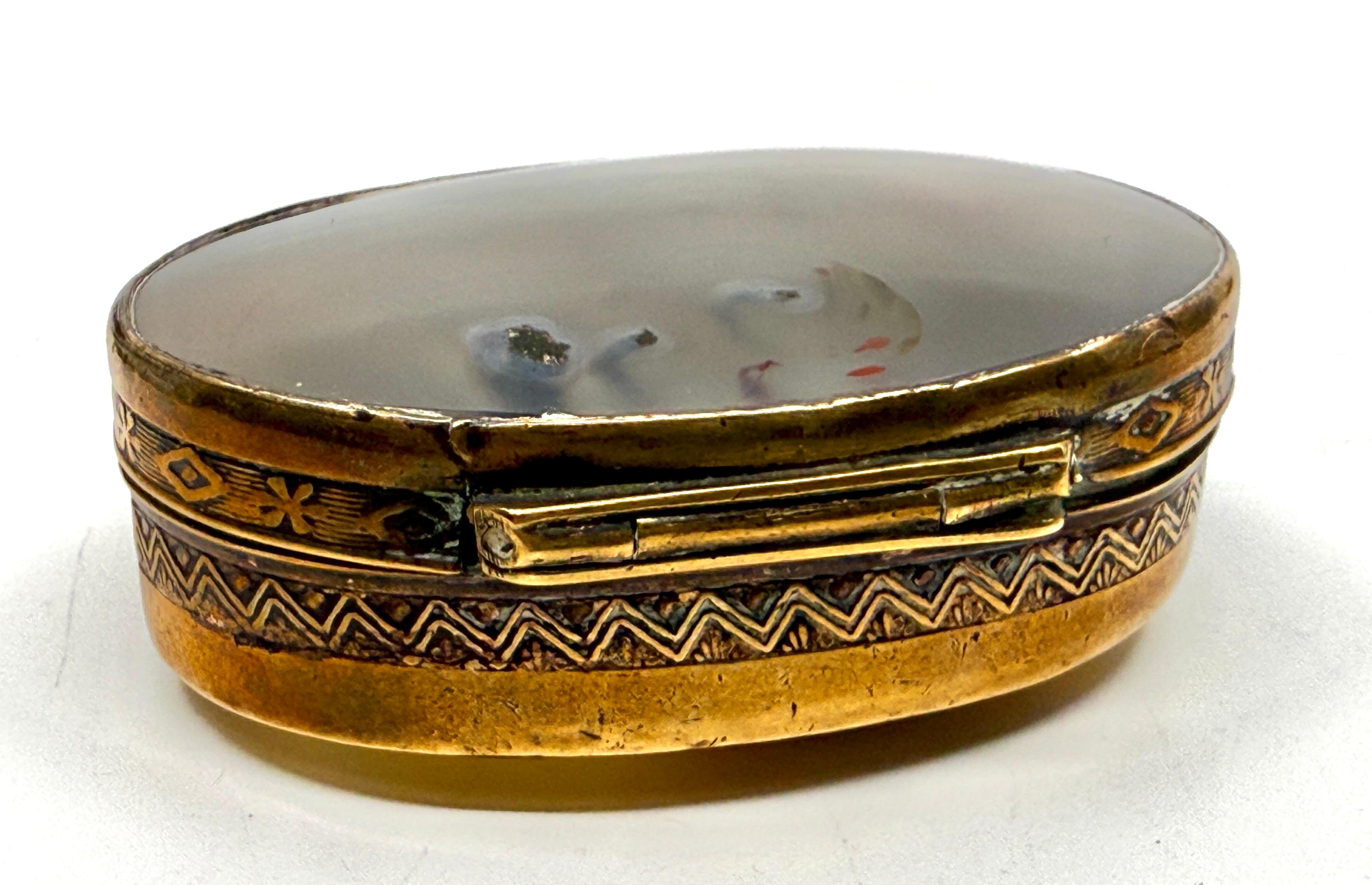 Ensemble de 3 tabatières ou boîtes à bibelots victoriennes en laiton et agate en vente 9