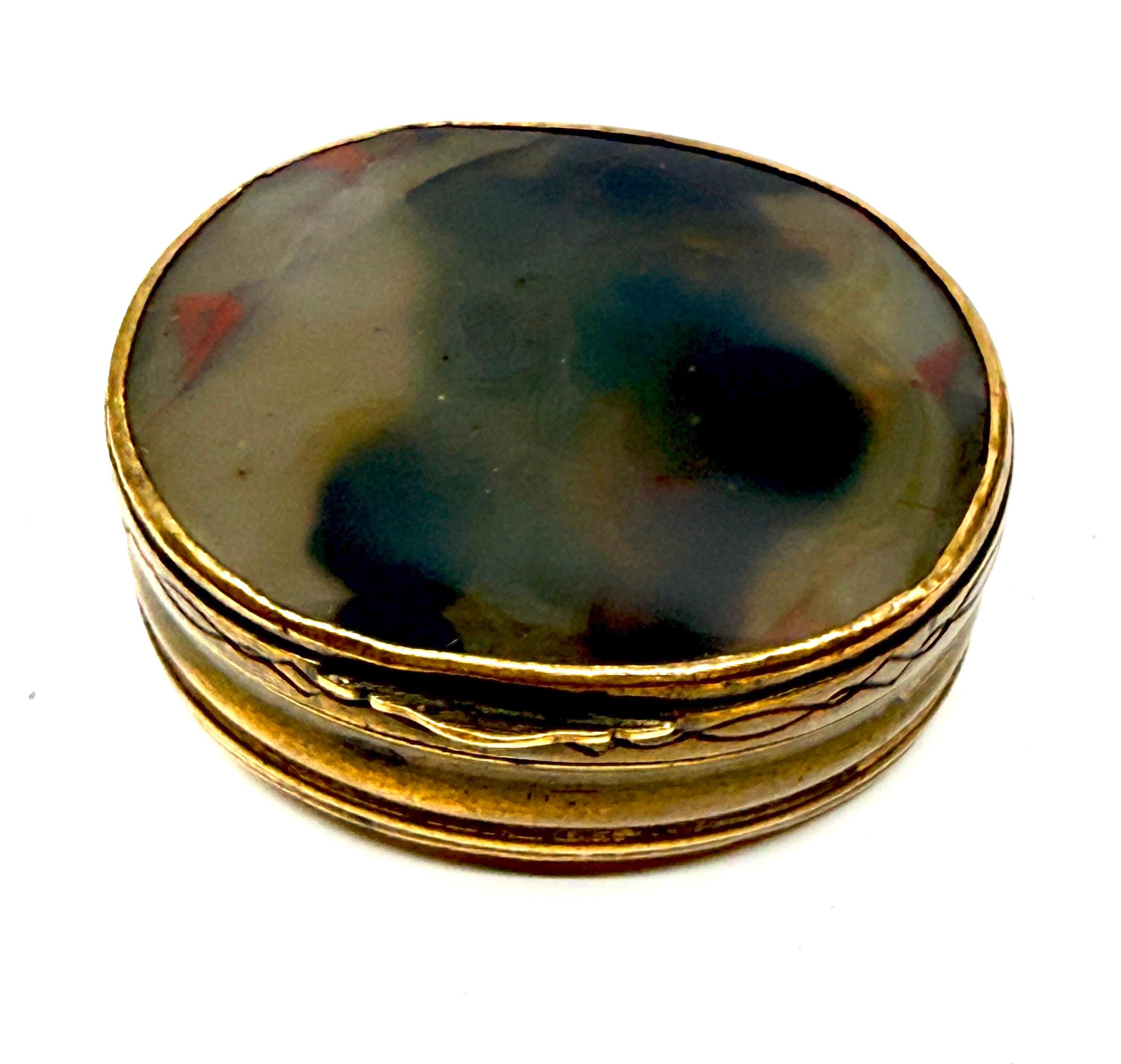 Ensemble de 3 tabatières ou boîtes à bibelots victoriennes en laiton et agate en vente 10