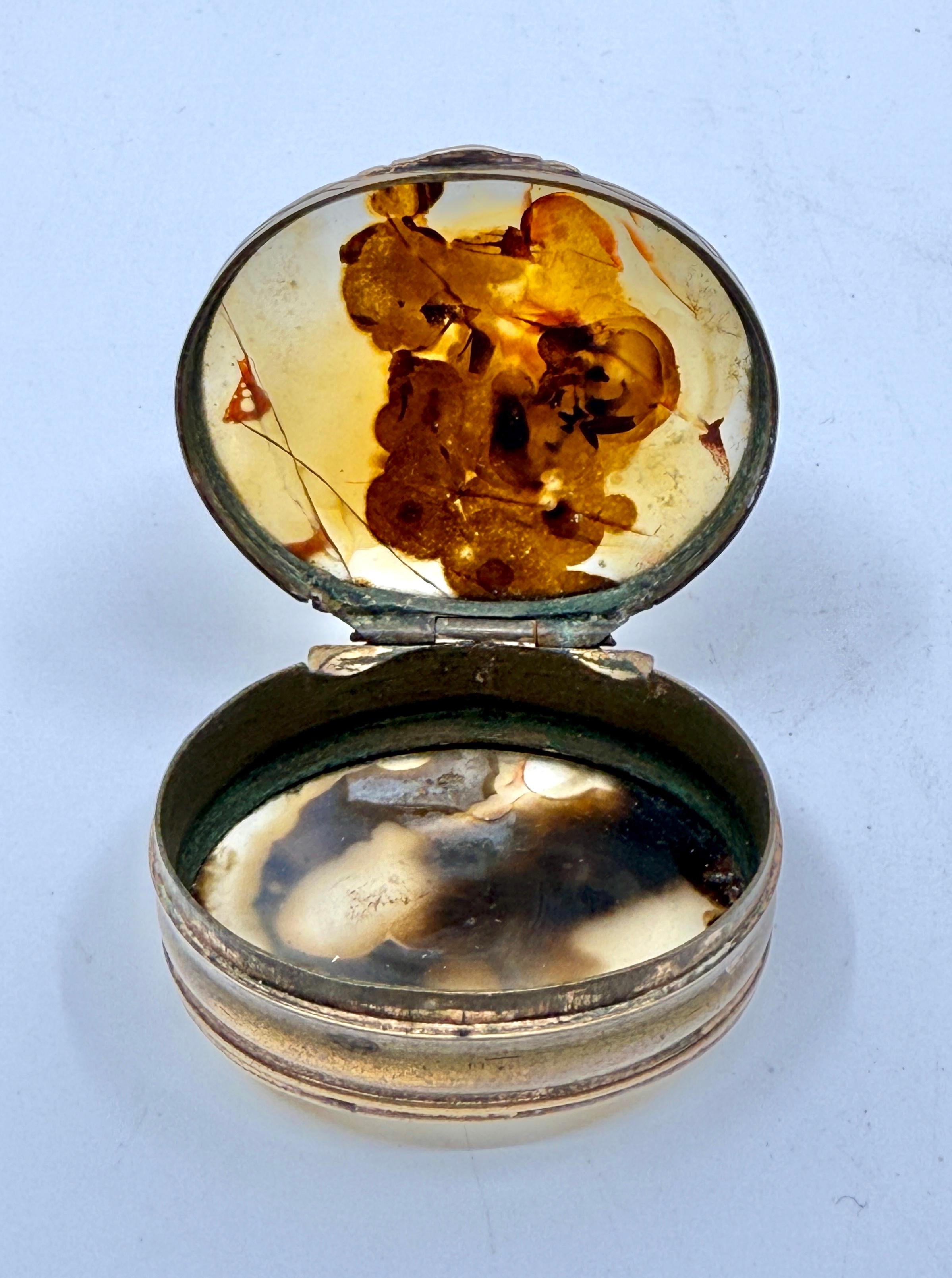 Ensemble de 3 tabatières ou boîtes à bibelots victoriennes en laiton et agate en vente 11