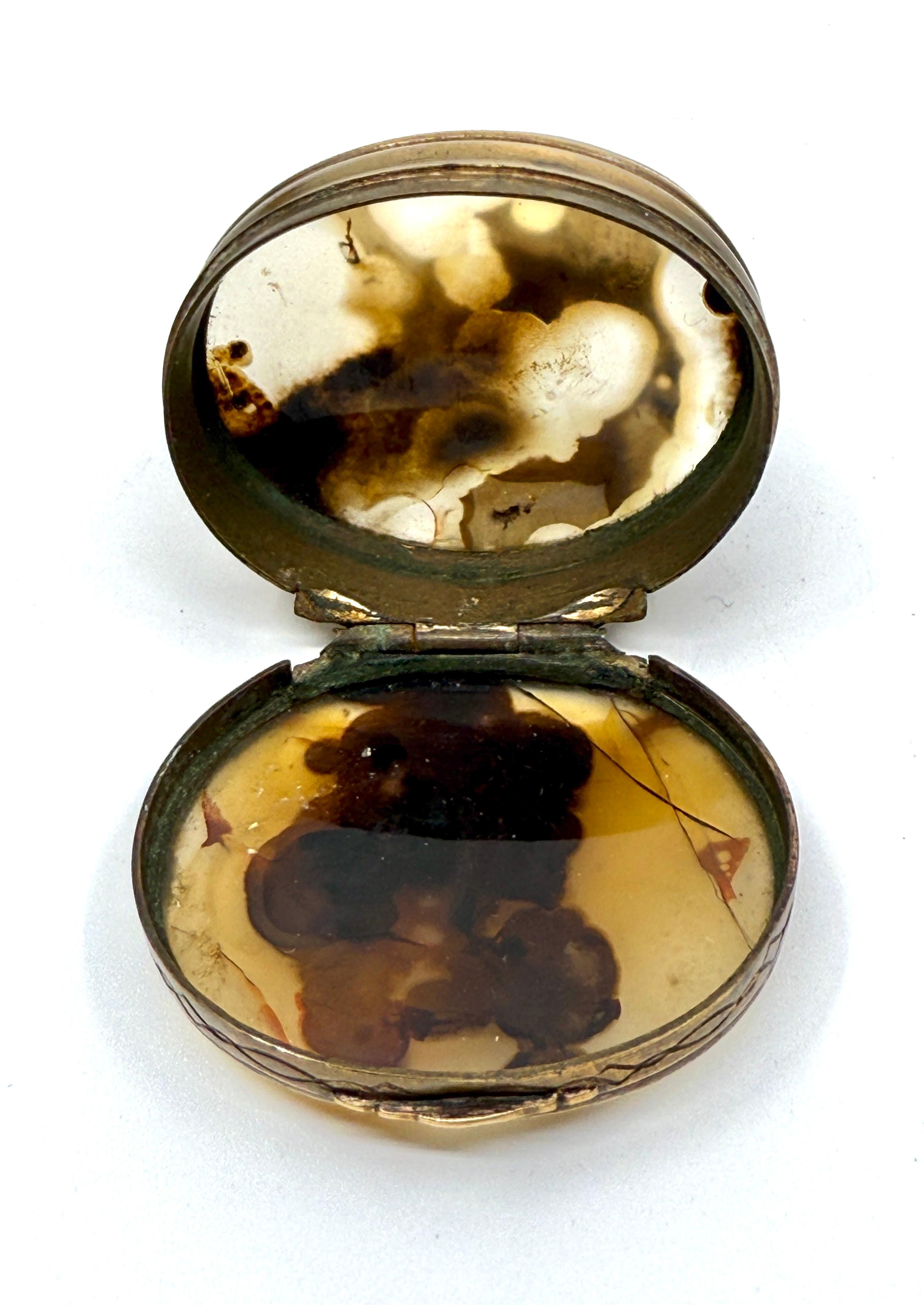 Ensemble de 3 tabatières ou boîtes à bibelots victoriennes en laiton et agate en vente 12