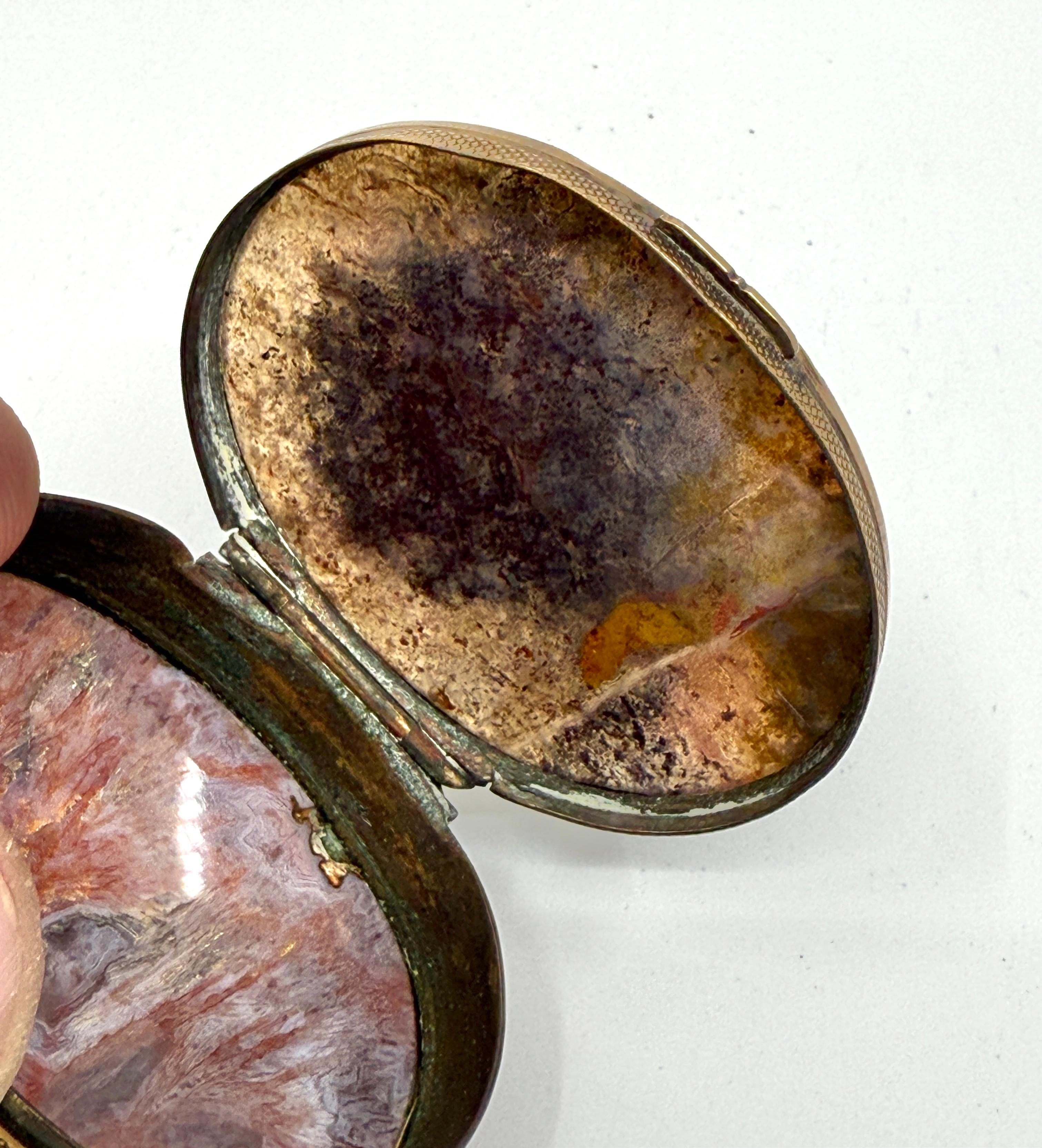 Laiton Ensemble de 3 tabatières ou boîtes à bibelots victoriennes en laiton et agate en vente