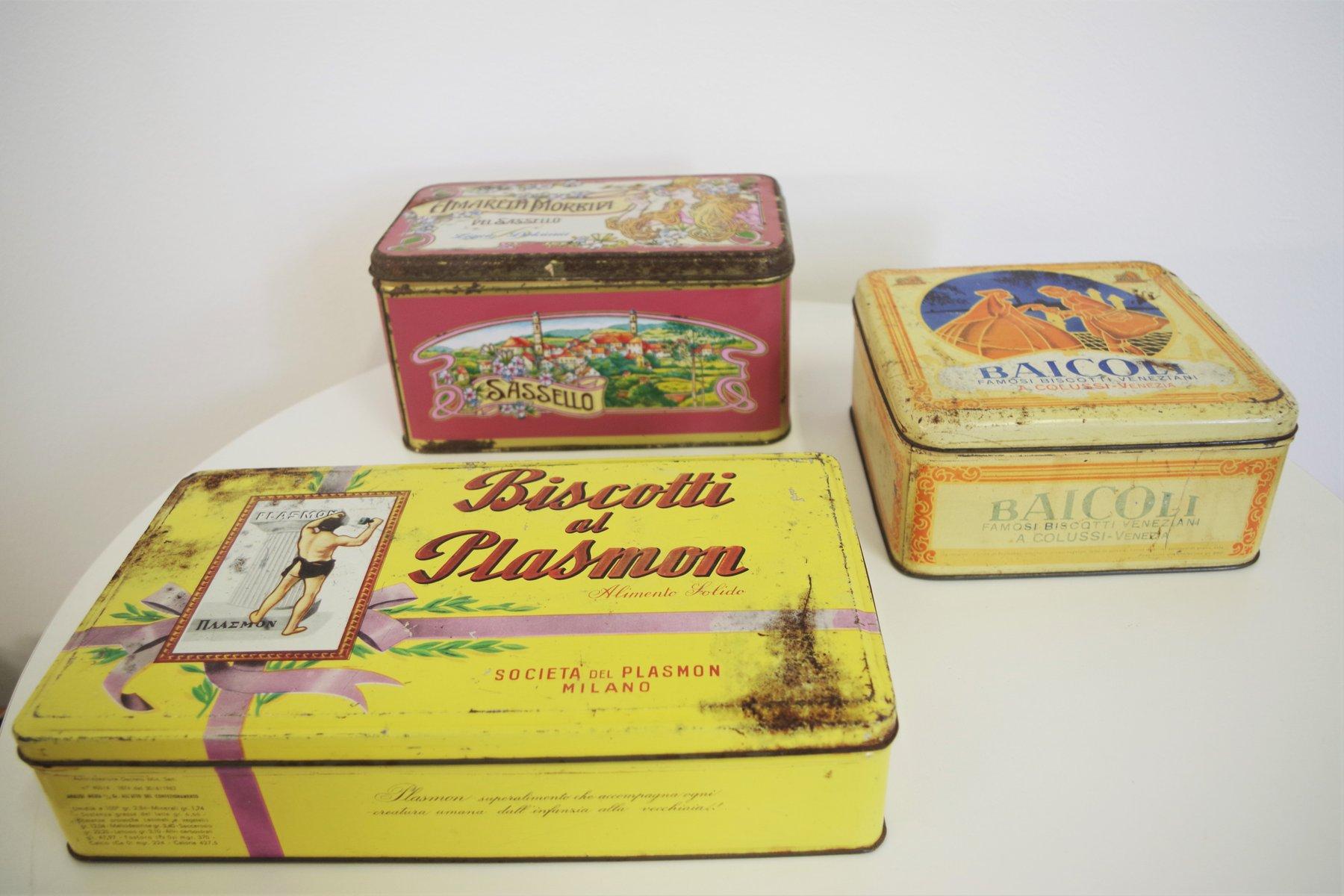 Set of 3 Vintage 1960s Biscuit Tins – Mid-Century Charm for Collectors in vendita 12