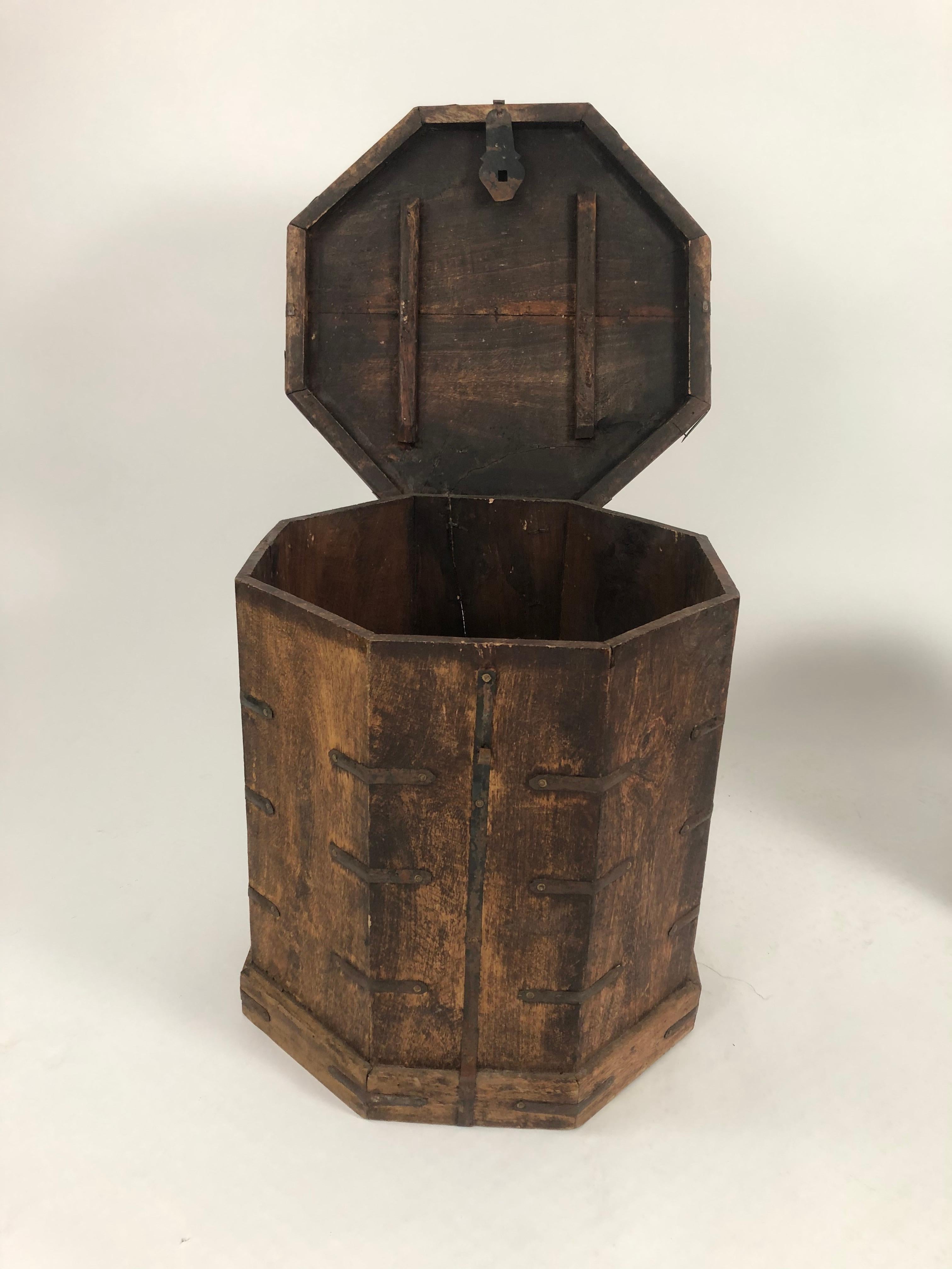 Set of 3 Vintage Asian Nesting Wood Octagonal Box Side Tables 9