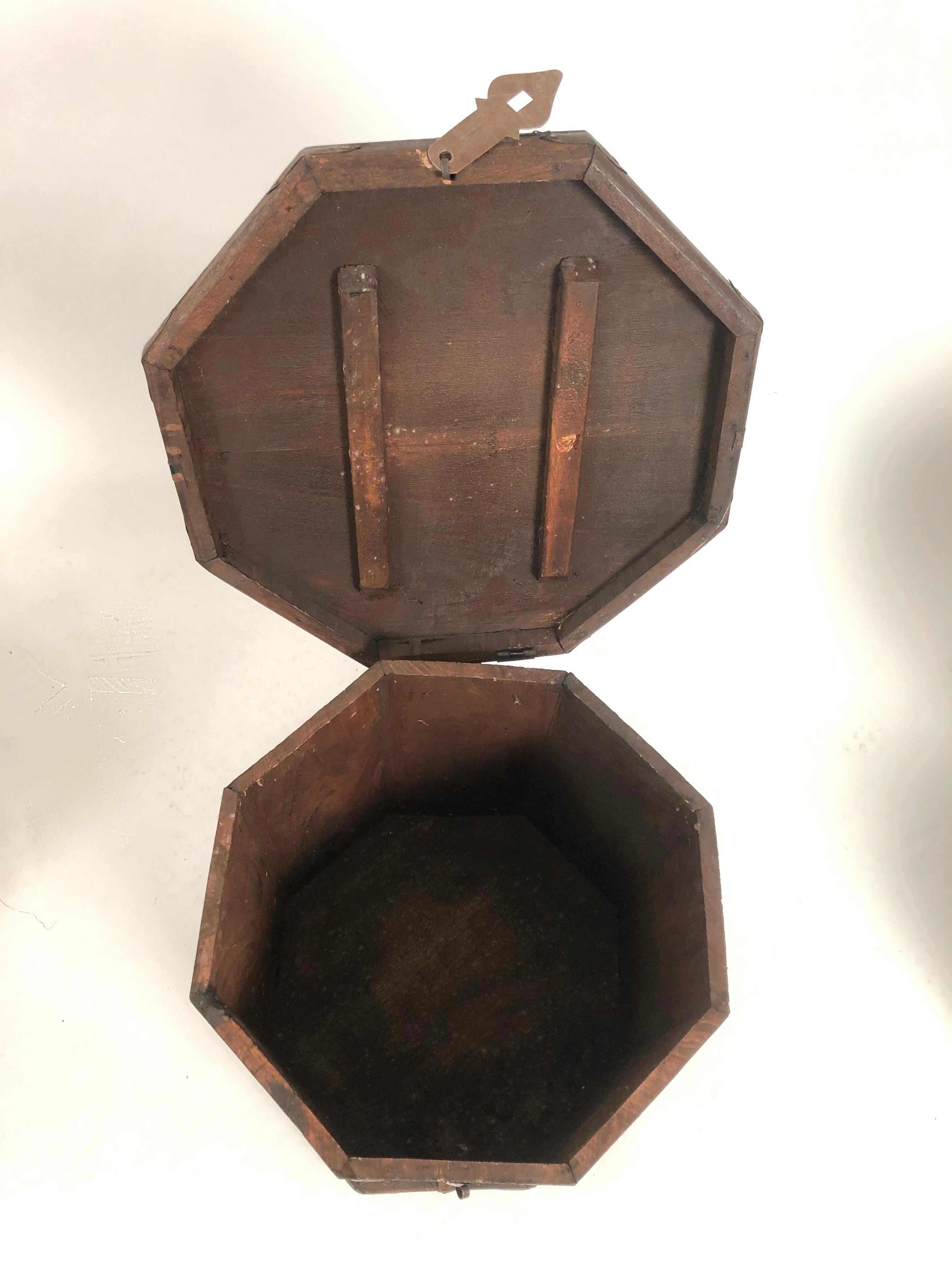 Set of 3 Vintage Asian Nesting Wood Octagonal Box Side Tables 11