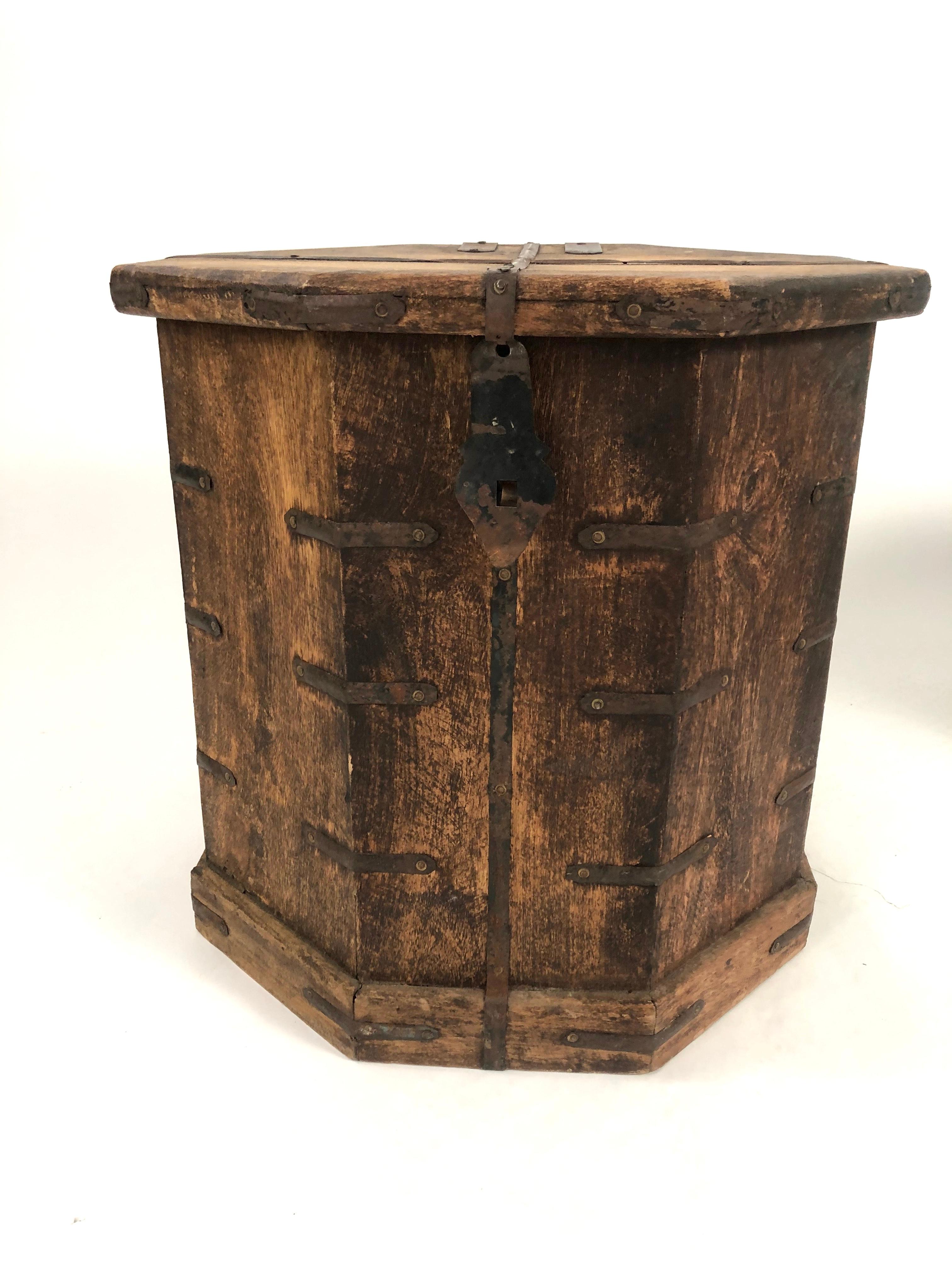 Metal Set of 3 Vintage Asian Nesting Wood Octagonal Box Side Tables