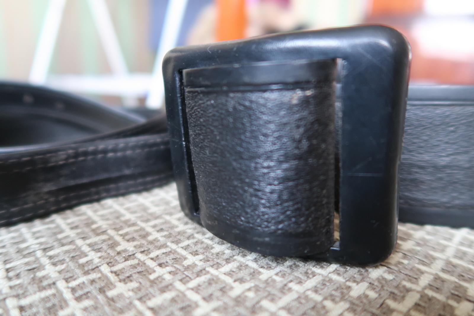 Set di 3 cinture vintage dall'URSS: Eleganza senza tempo in nero - Circa anni '70, 1J95 in vendita 1