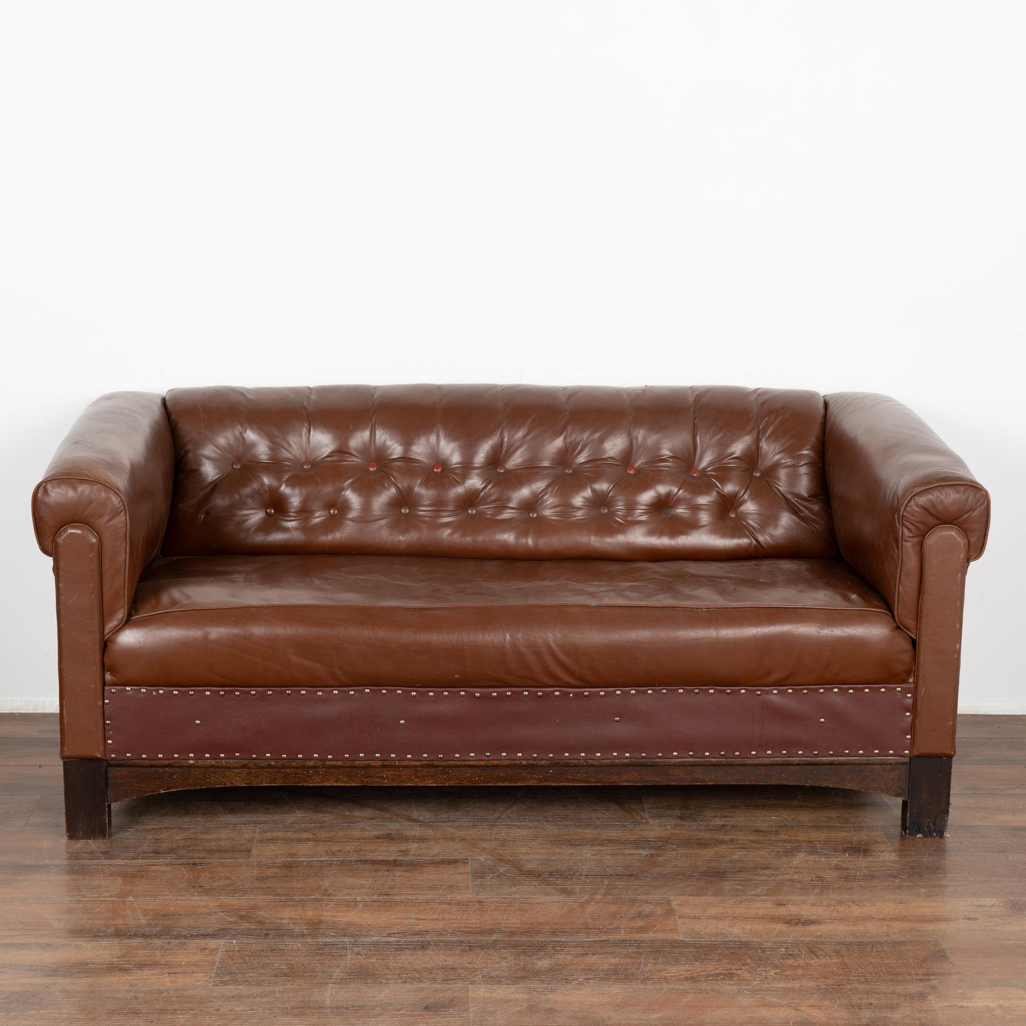 Danois Ensemble de 3, canapé en cuir Brown et paire de fauteuils club, Danemark circa 1960 en vente