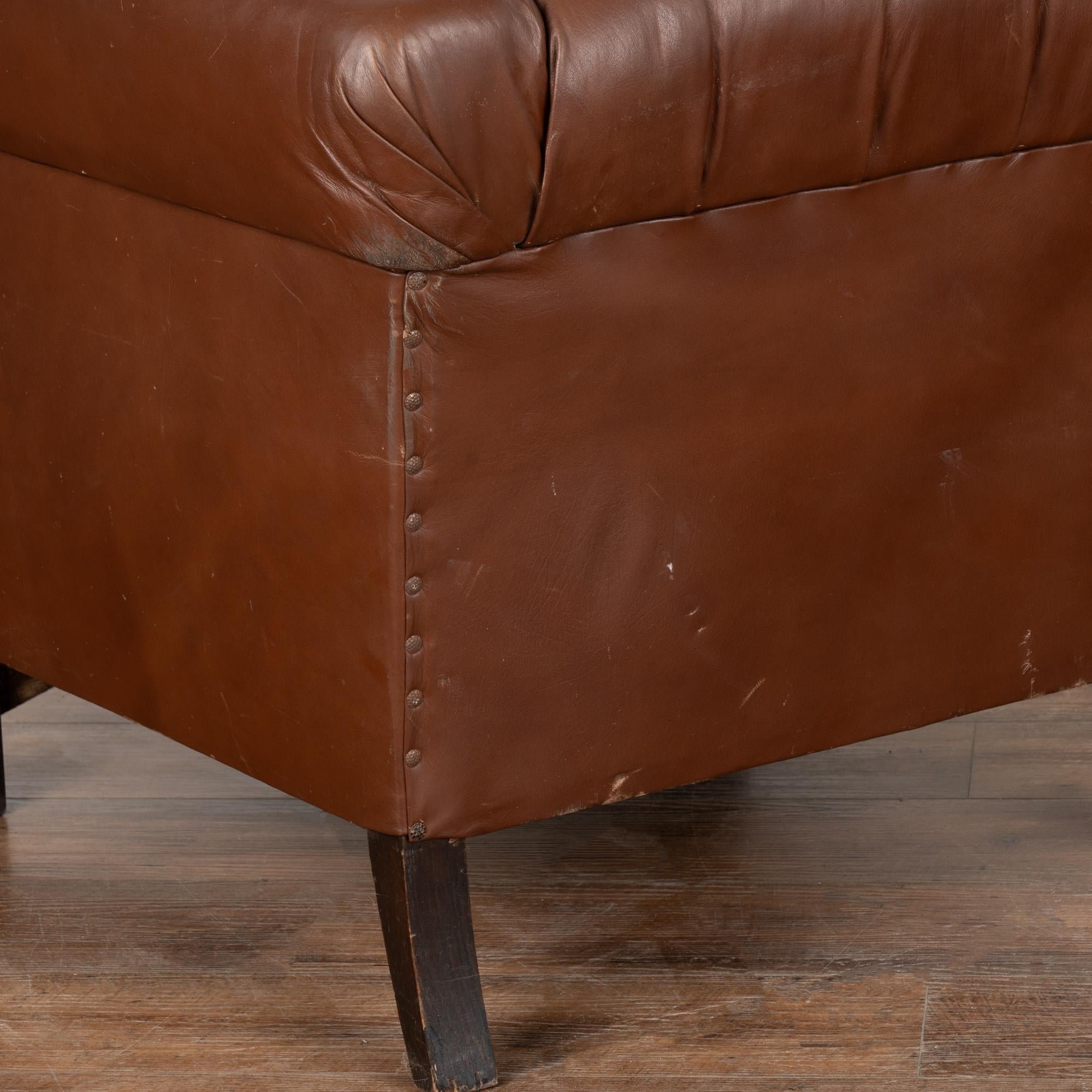 Set of 3, Vintage Brown Leather Sofa and Pair of Club Chairs, Denmark circa 1960 For Sale 3