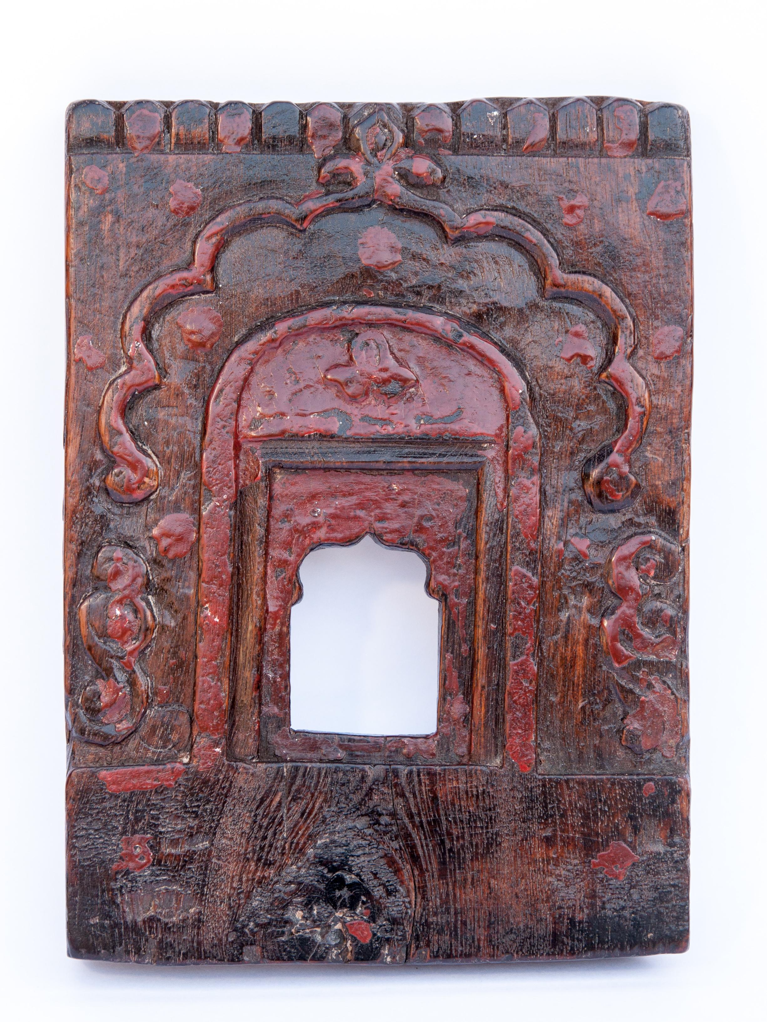 Hand-Carved Set of 3 Vintage Carved Wood Votive or Picture Frames, Mid-20th Century, India.