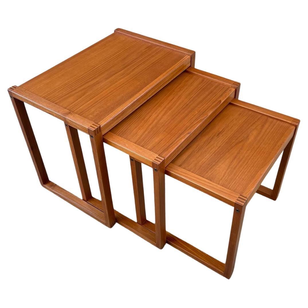 Set of 3 Vintage Danish Modern Teak Nesting Tables For Sale