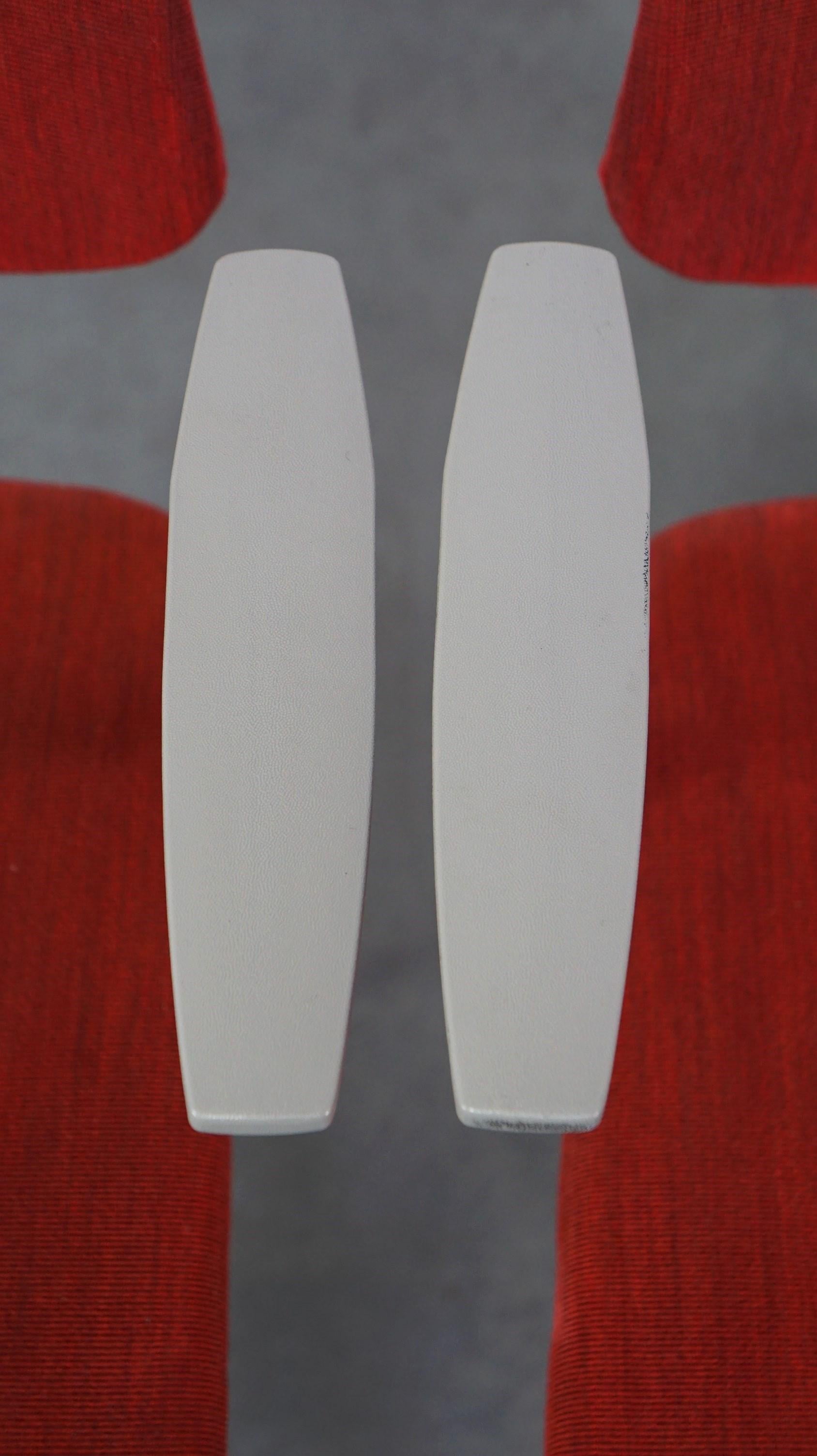 Set of 3 vintage design chairs by Friso Kramer for Ahrend de Cirkel, late 1960s For Sale 5
