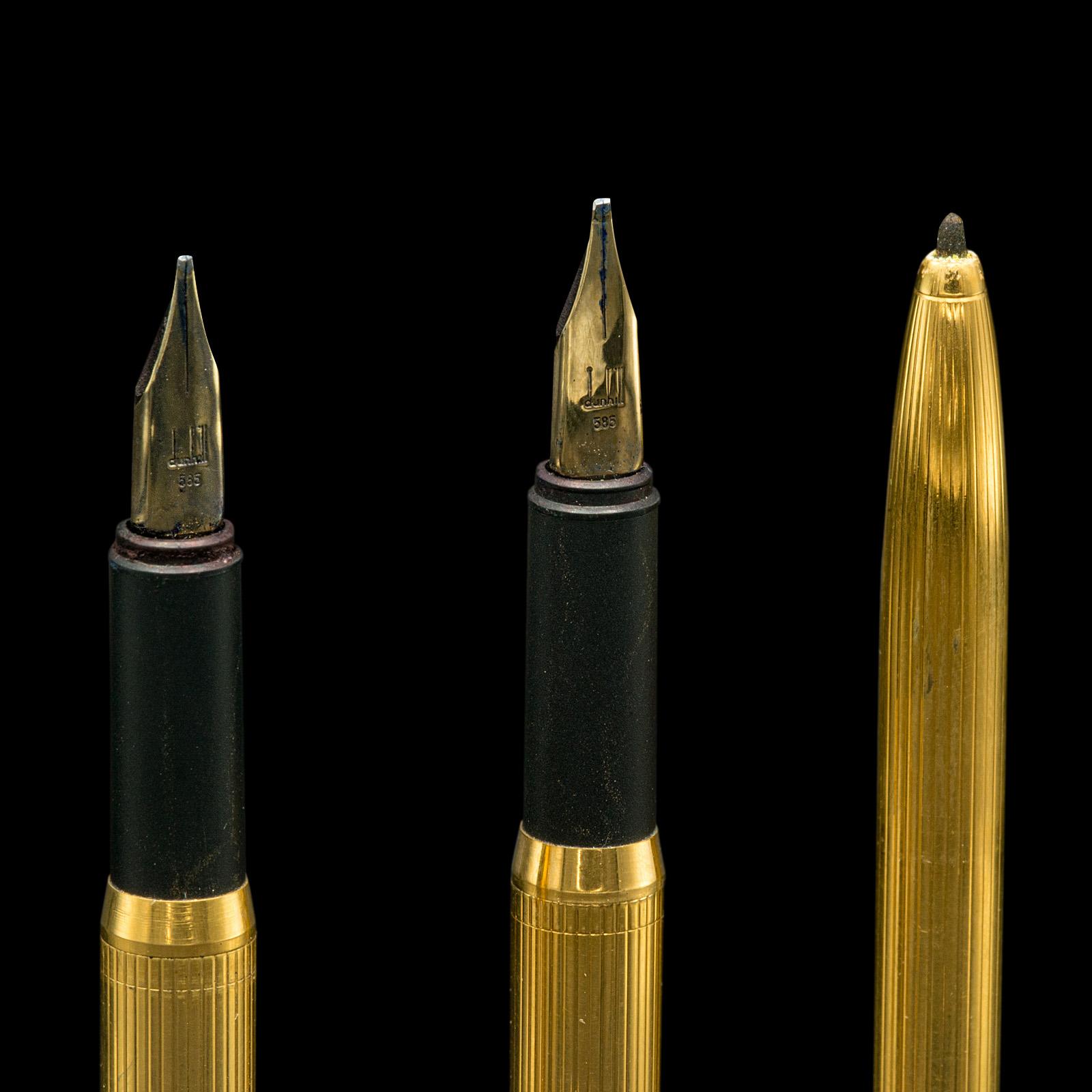 Set of 3 Vintage Dunhill Pens, German, Fountain, Fibre Tip, 14k Gold Nib, Desk In Good Condition For Sale In Hele, Devon, GB