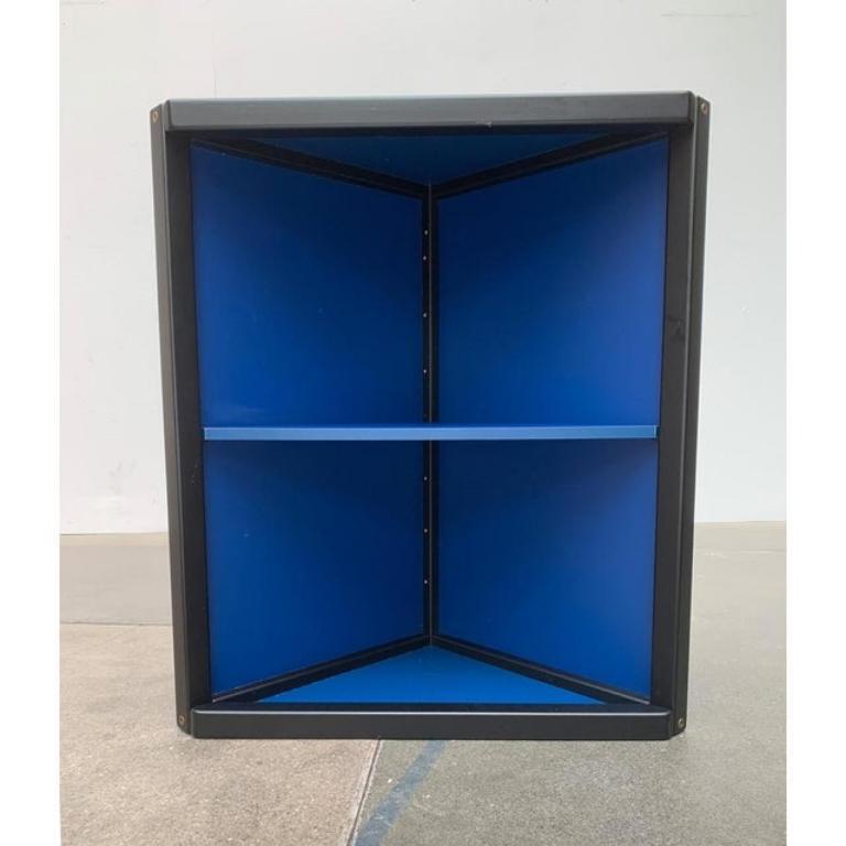 Satz von 3 deutschen postmodernen Eckbehälterschränken mit Profilsystem, Vintage im Angebot 2