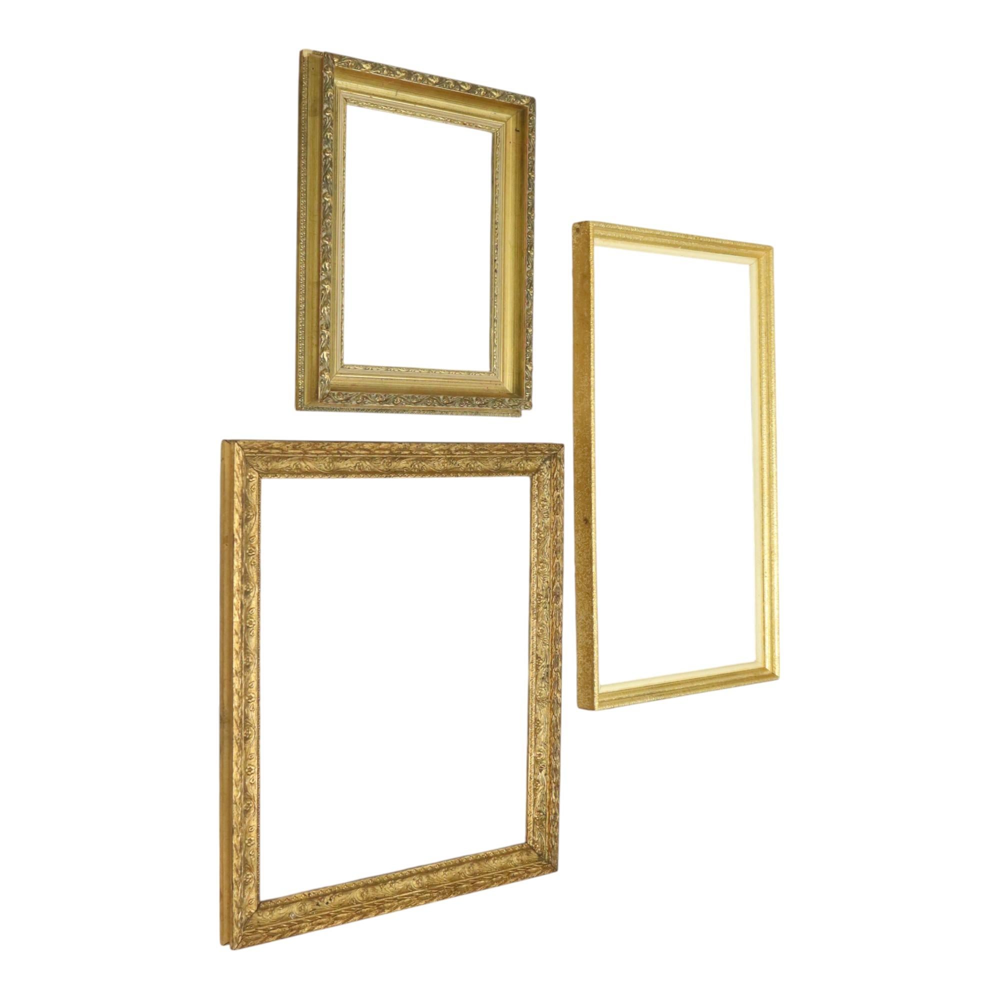 Satz von 3 goldenen Vintage-Rahmen Rahmen im klassischen Stil (Holz) im Angebot