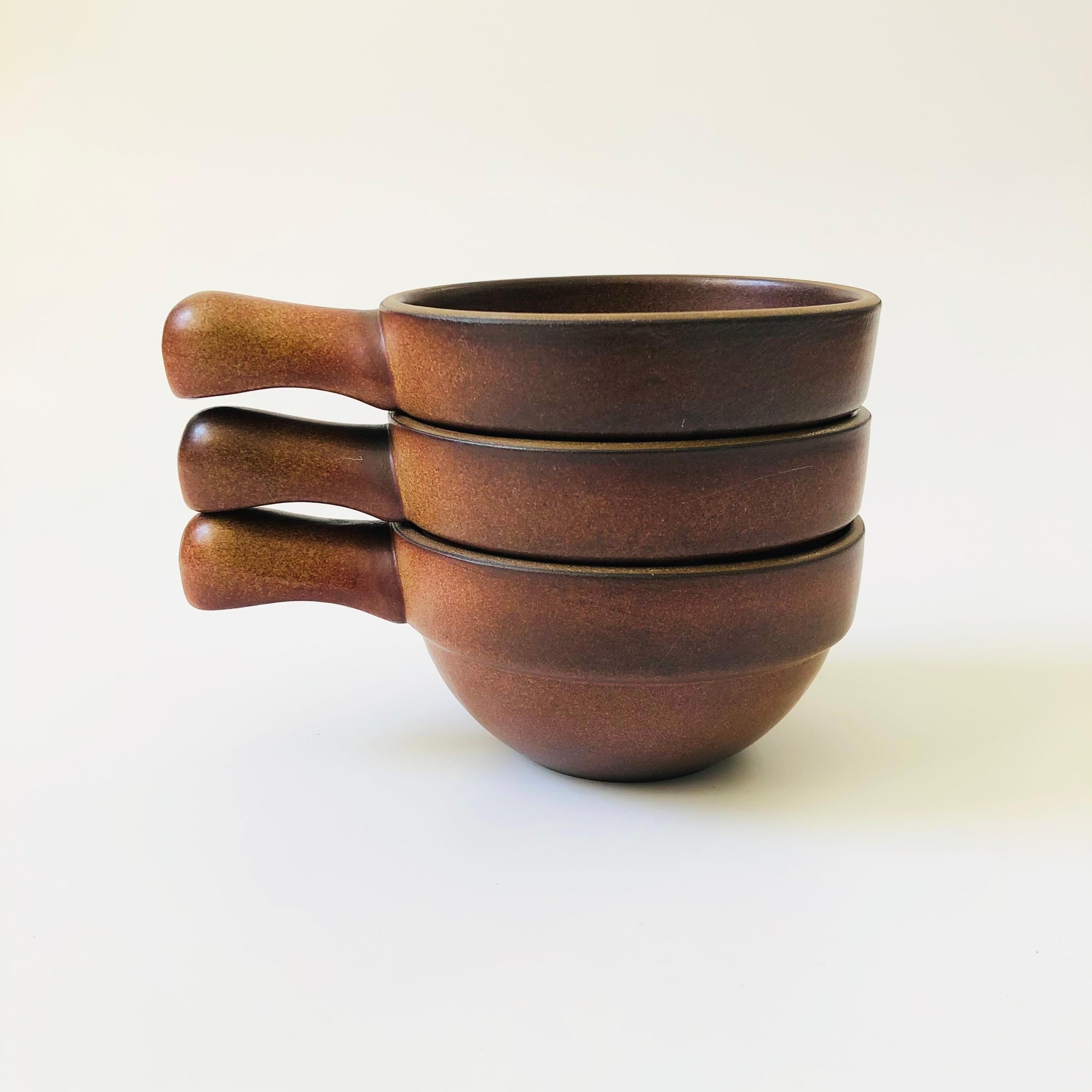 Set of 3 Vintage Heath Ceramics Bowls In Good Condition In Vallejo, CA