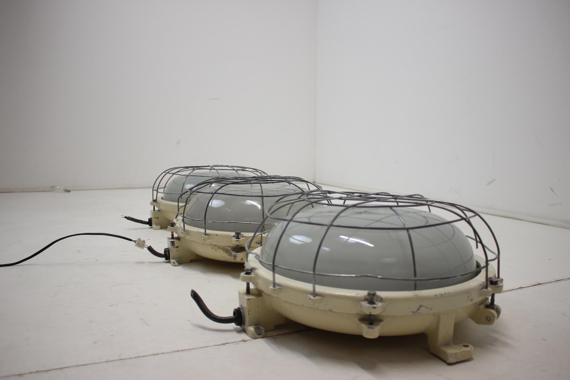 Set of 3 Vintage Industrial Ceiling Lamps Typ 14 620 B, Czechoslovakia, 1960's In Good Condition For Sale In Praha, CZ
