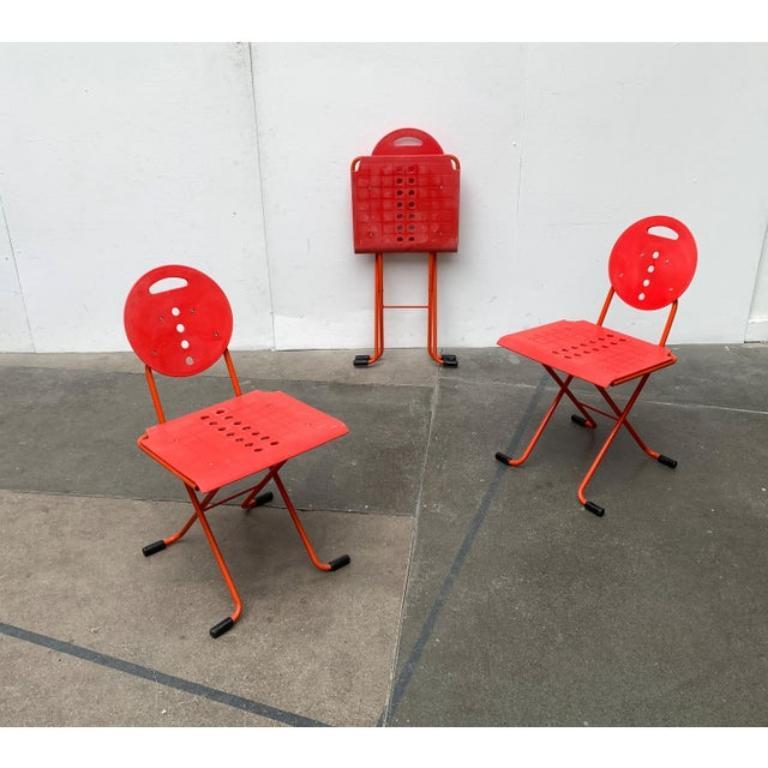 Satz von 3 italienischen postmodernen, klappbaren Charlie-Stühlen im Vintage-Stil, 1980er Jahre (Metall) im Angebot