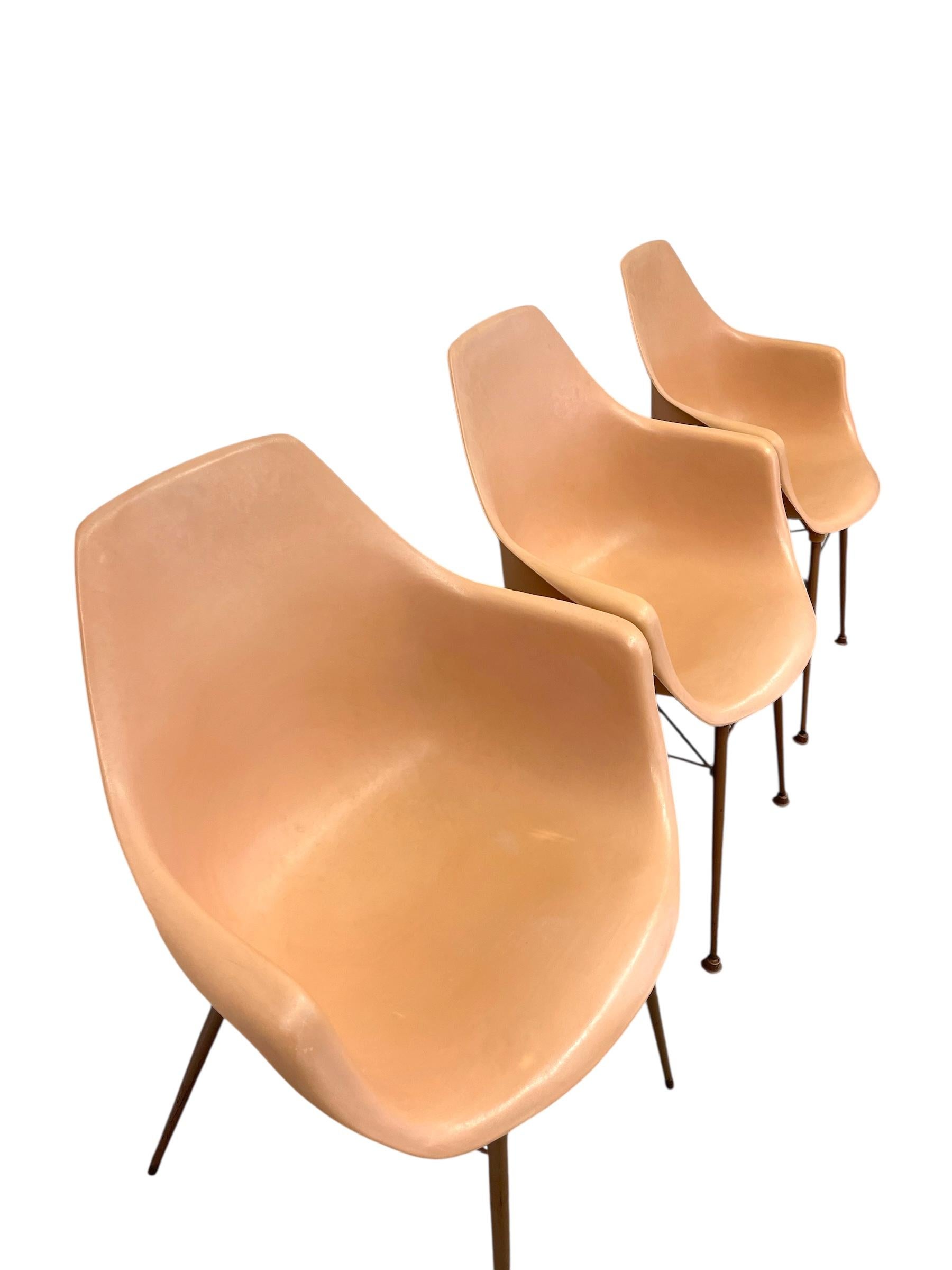 3er-Set Vintage-Sessel aus der Mitte des Jahrhunderts in Lachsrosa im Angebot 2