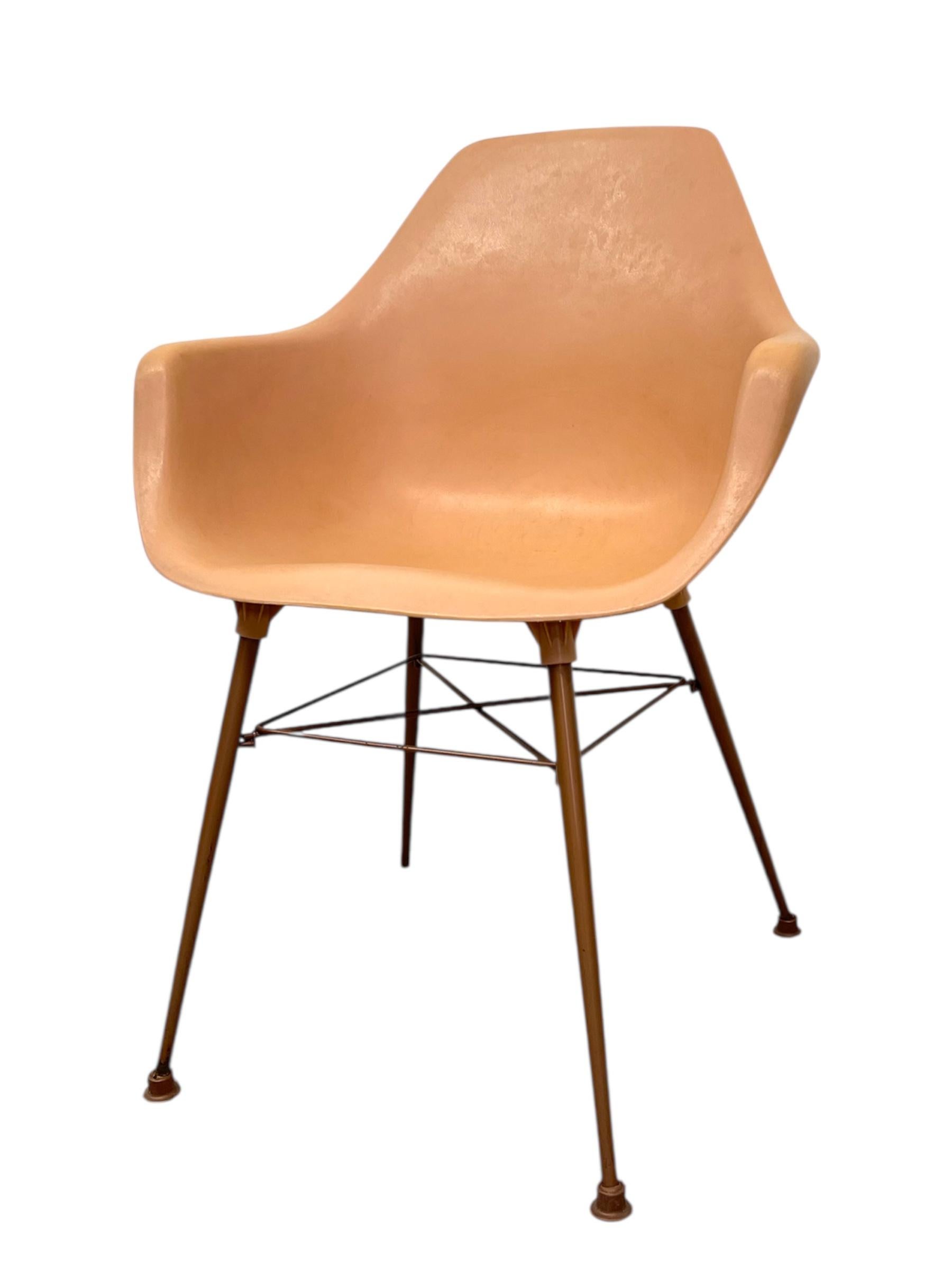 3er-Set Vintage-Sessel aus der Mitte des Jahrhunderts in Lachsrosa im Angebot 3