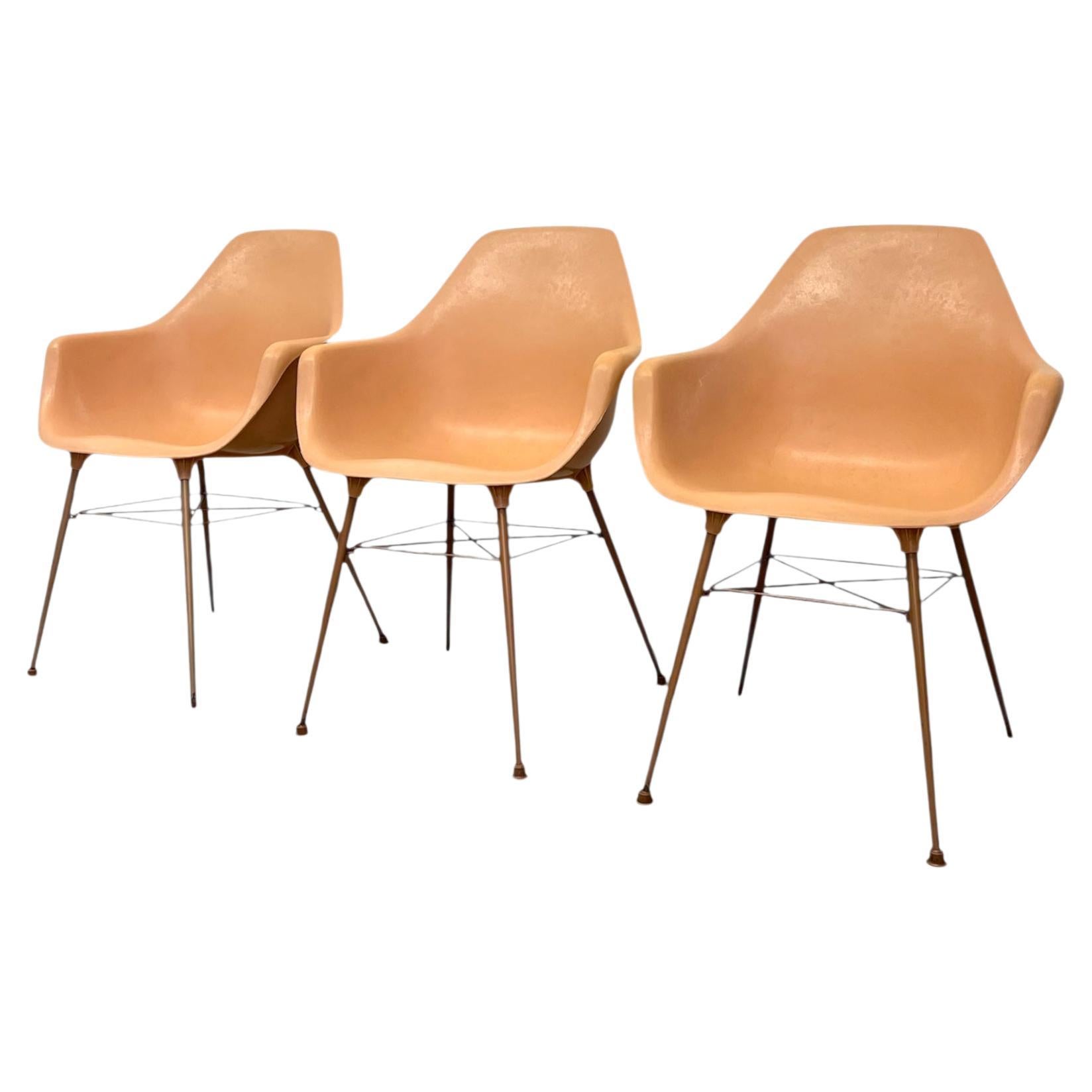 3er-Set Vintage-Sessel aus der Mitte des Jahrhunderts in Lachsrosa im Angebot