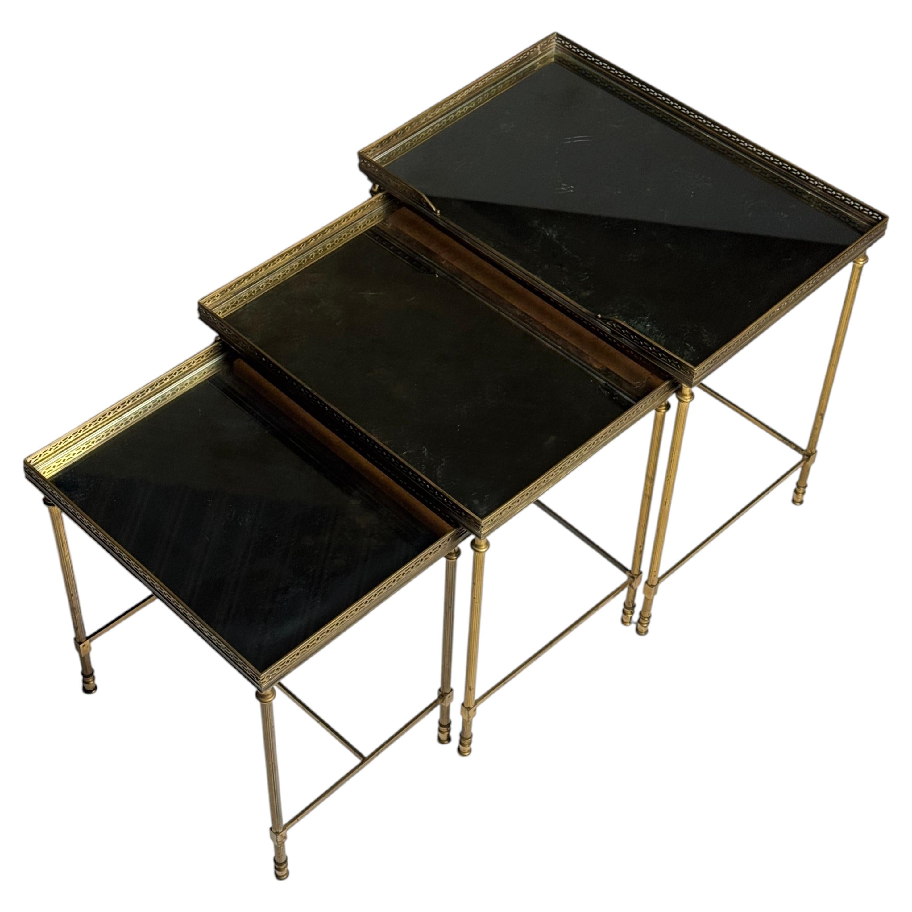 Set of 3 vintage nesting tables