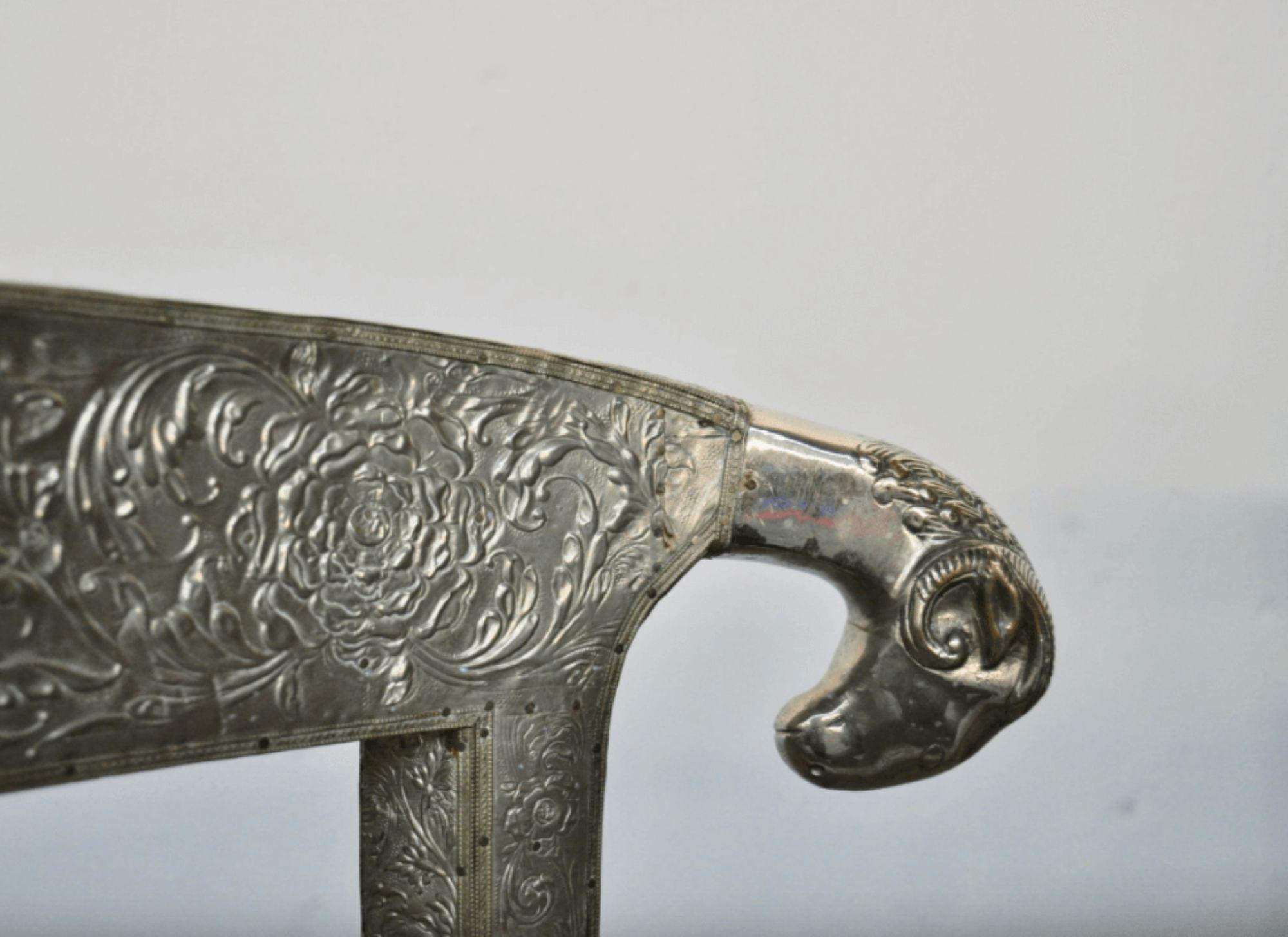 Ensemble de 3 fauteuils Vintage en argent en vente 3