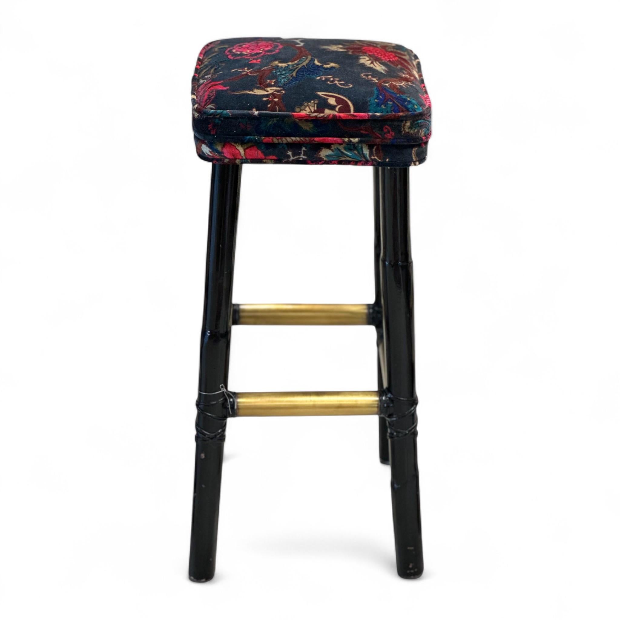 Bois Ensemble de 3 tabourets vintage en velours en vente