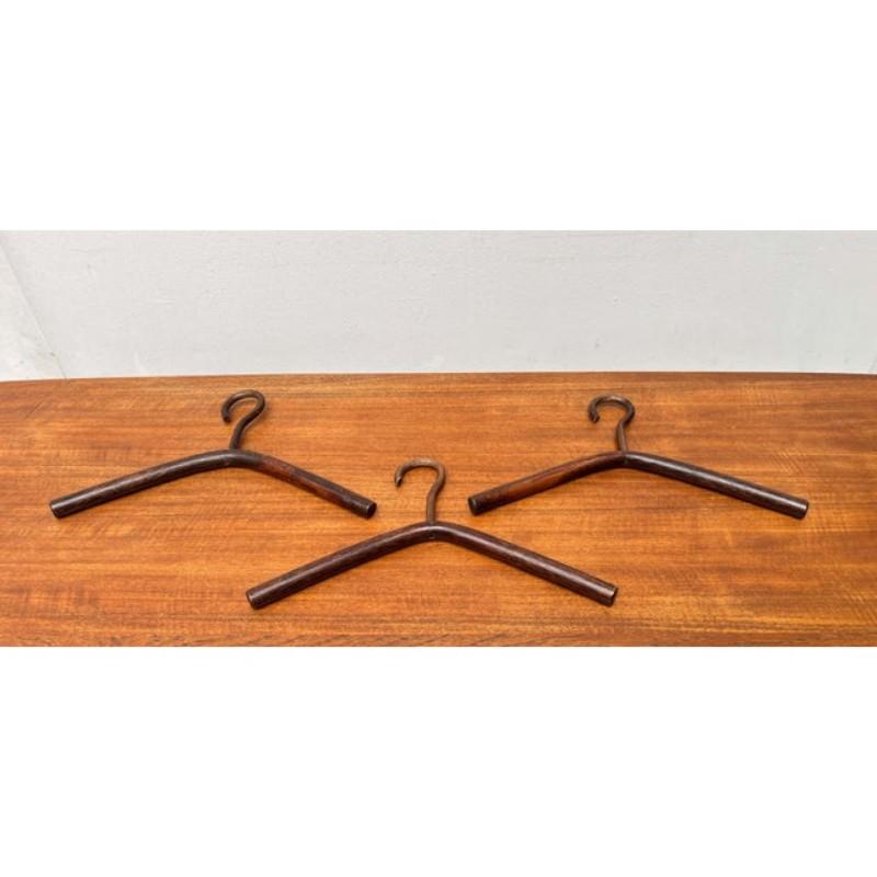 Set di 3 appendiabiti vintage in Wood, anni '70 in vendita 5