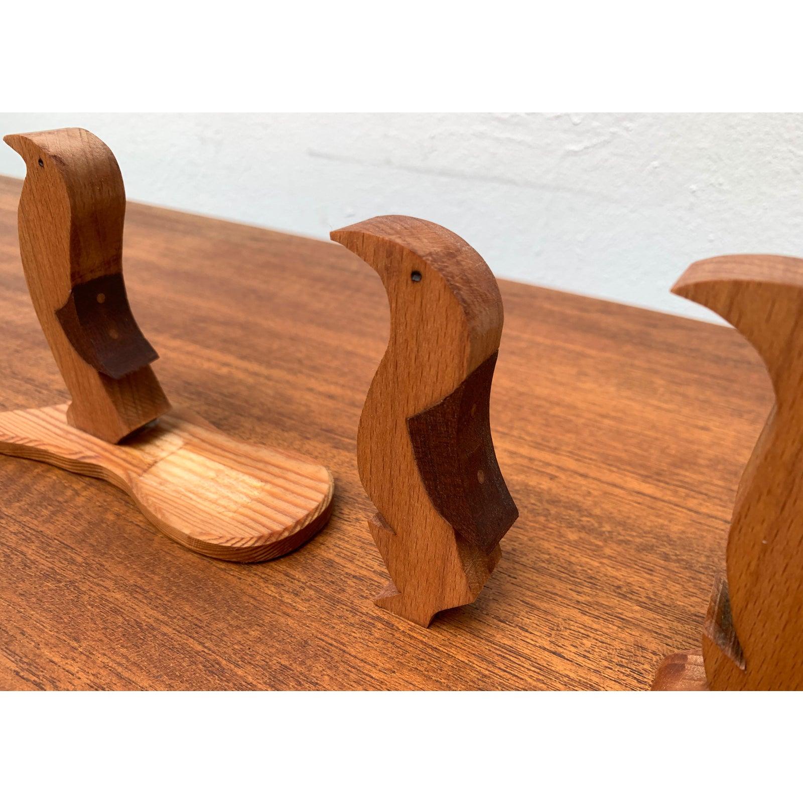 Legno Set di 3 sculture di pinguini in legno vintage in vendita