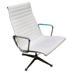 Set of 3 Vitra Charles Eames Alu Chairs, Herman Miller, swivel, White Leather