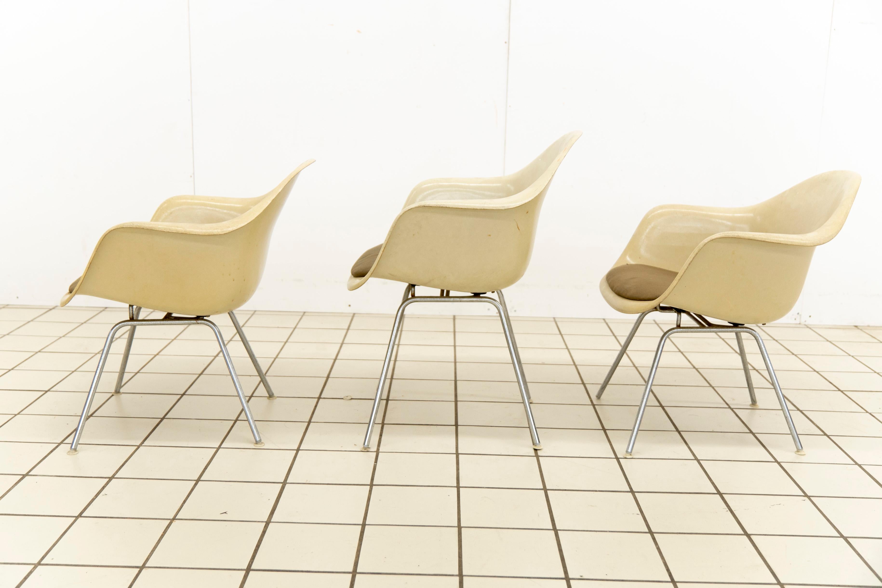American Set of 3 Vitra Herman Miller Eames Dax Shell Chairs