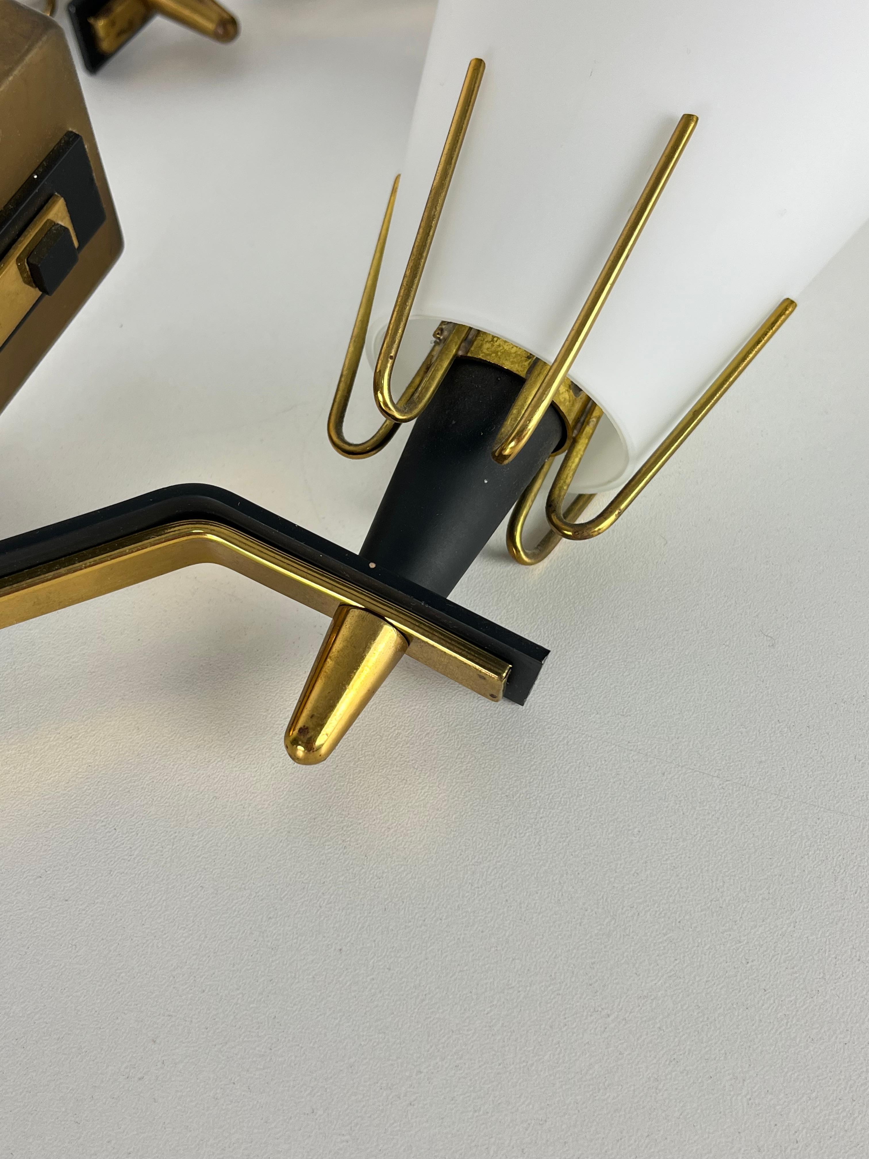 Set of 3 Wall Lamps in metal, brass and opaline glass attributed to Stilnovo im Angebot 3