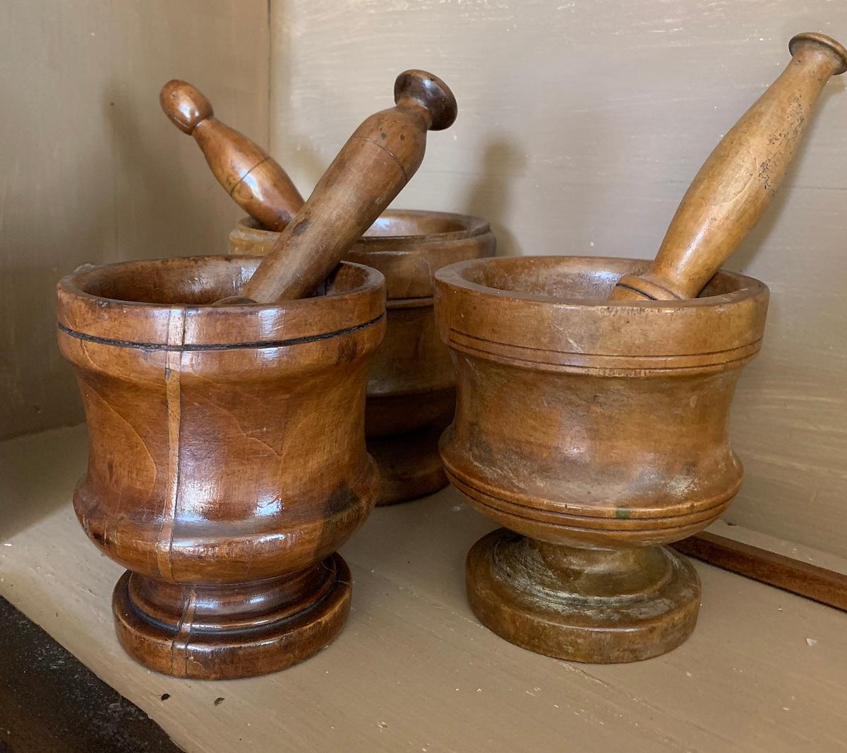 Set of 3 Walnut Mortars with Pestle For Sale 4