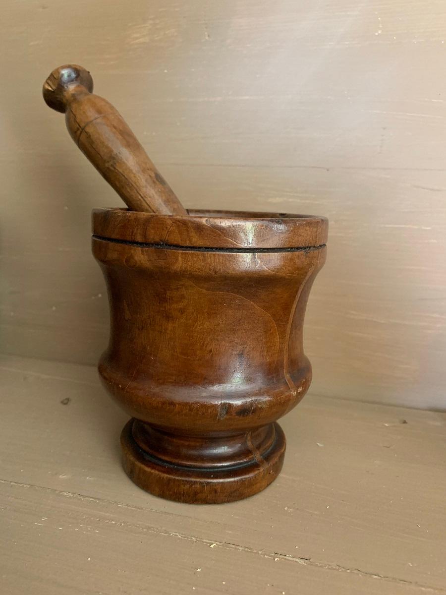 Victorian Set of 3 Walnut Mortars with Pestle For Sale