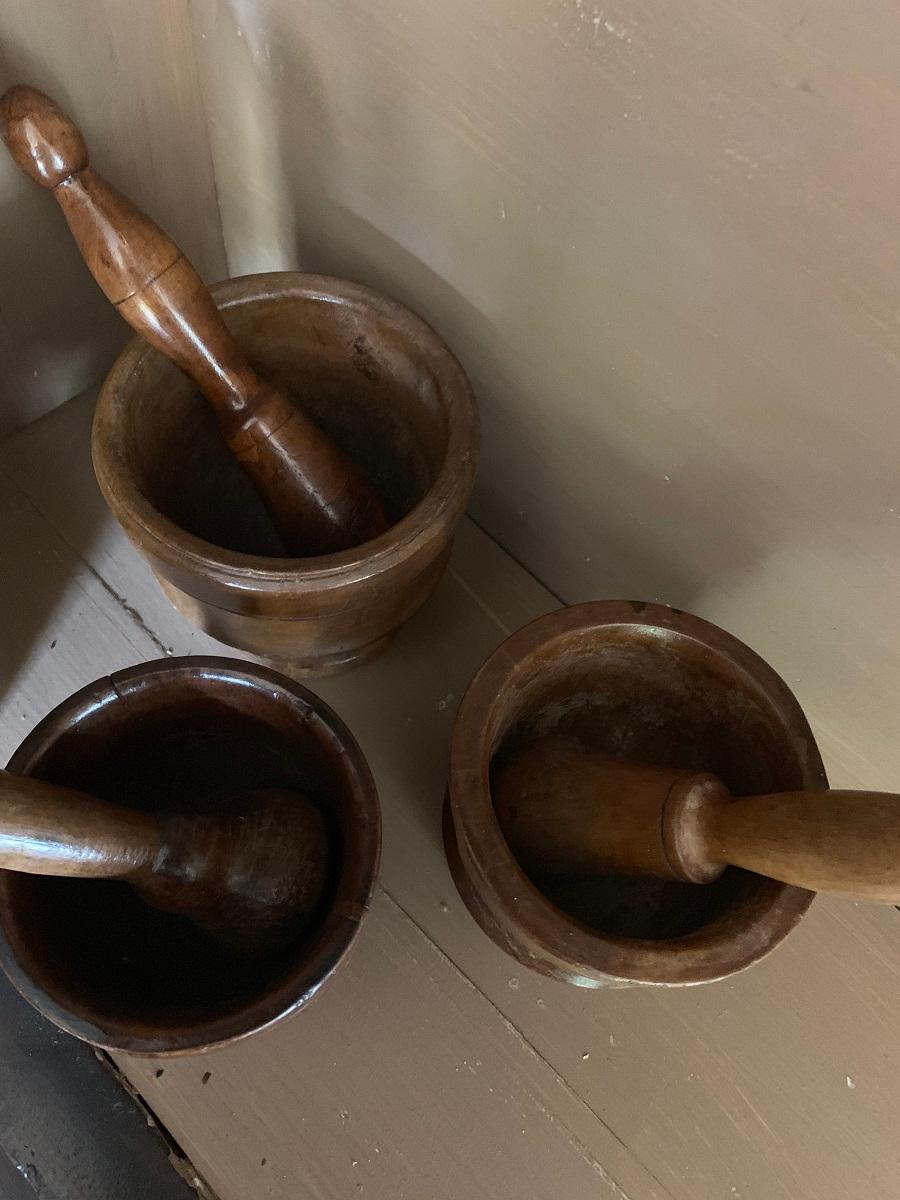 Set of 3 Walnut Mortars with Pestle For Sale 1