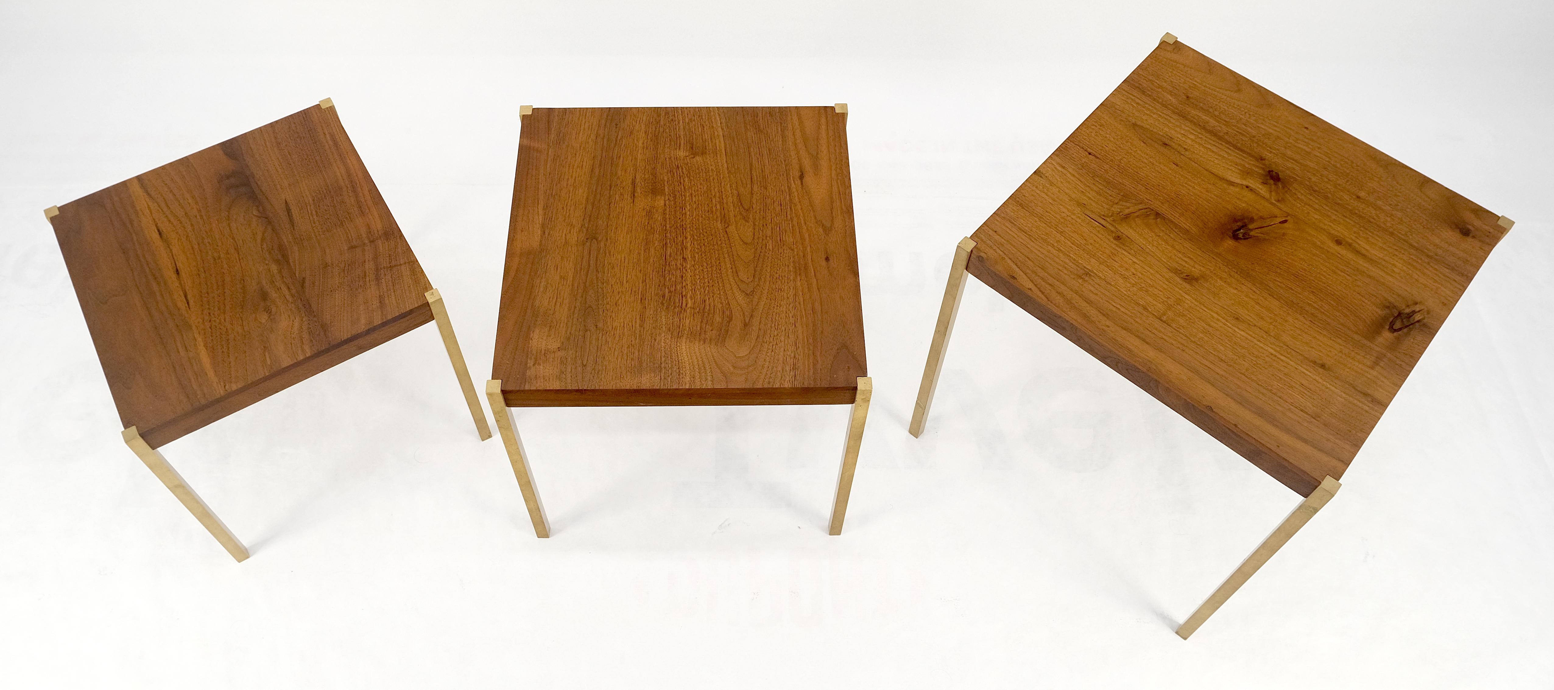 Mid-Century Modern Set of 3 Walnut Nesting Tables on a Solid Brass Square Bar Leg MINT For Sale