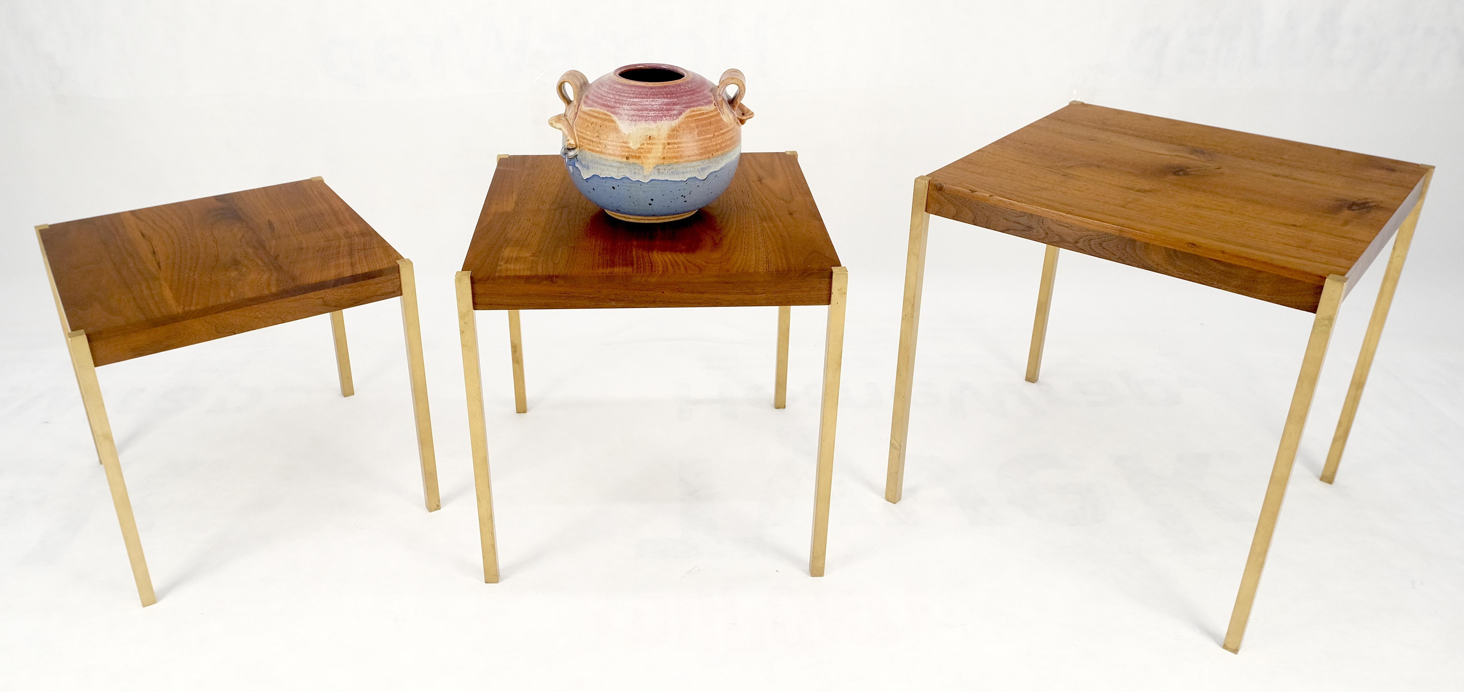 Set of 3 Walnut Nesting Tables on a Solid Brass Square Bar Leg MINT In Excellent Condition For Sale In Rockaway, NJ