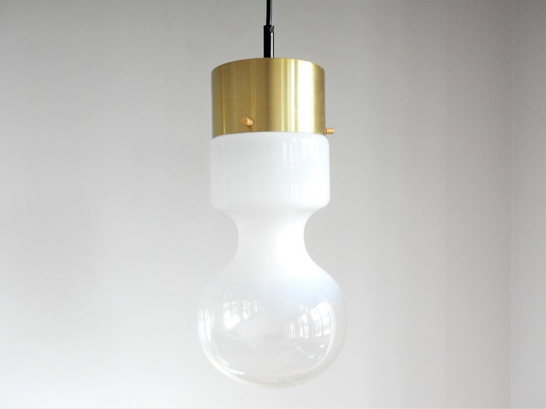 Dutch Set of 3 'Weerballon' B-1062 Pendant Lamps by RAAK, 1970s The Netherlands For Sale