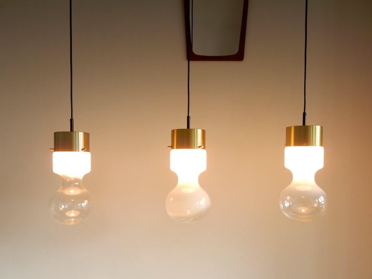 Mid-20th Century Set of 3 'Weerballon' B-1062 Pendant Lamps by RAAK, 1970s The Netherlands For Sale