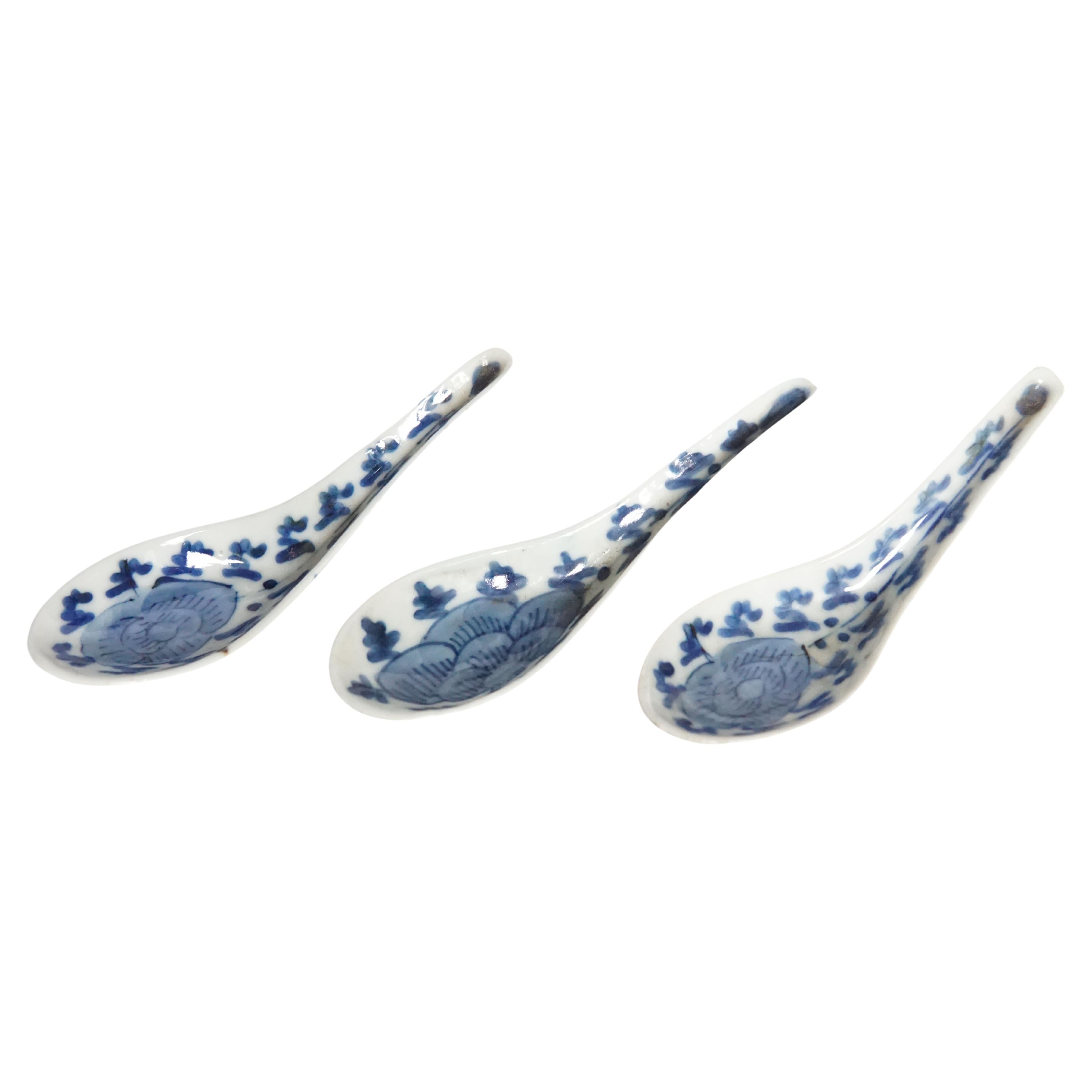 Set of 3 White & Blue Chinese Ceramic / Porcelain Spoons, Floral Design For Sale