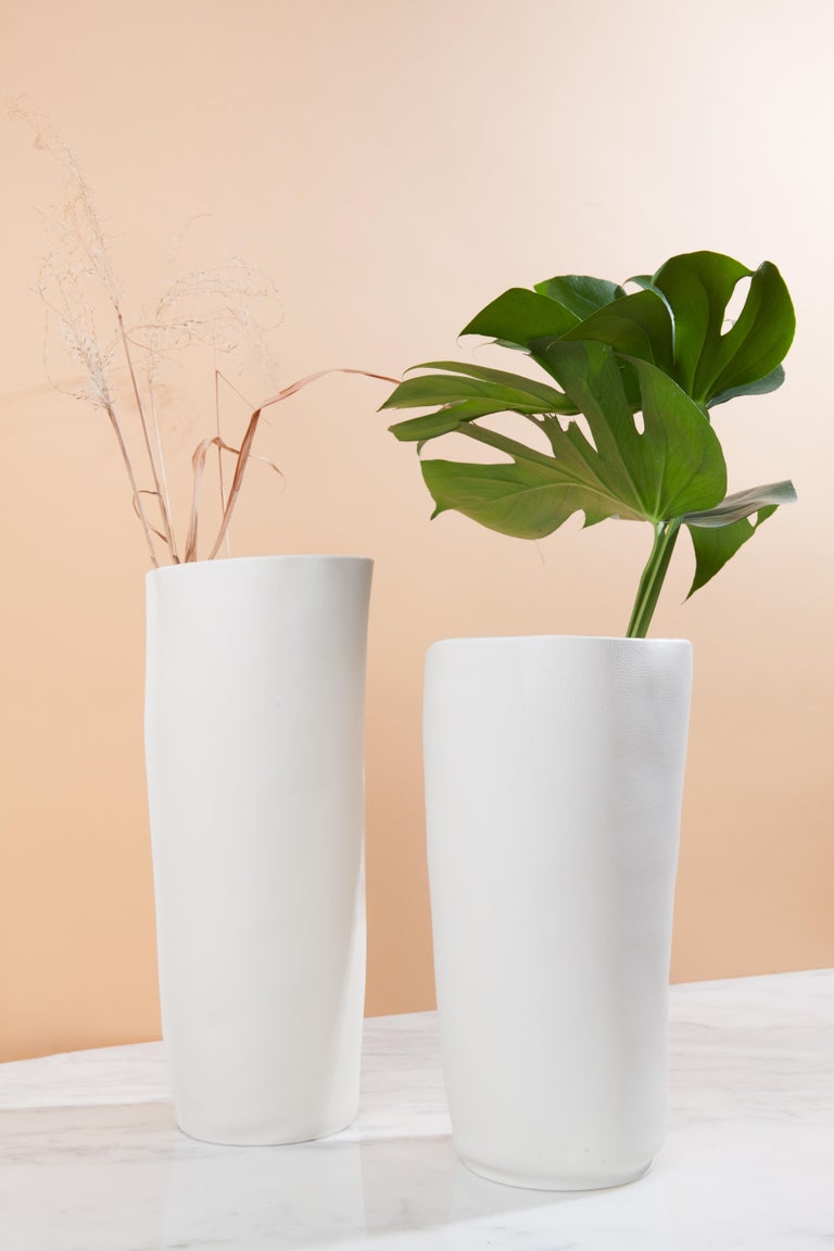 American Set of 3 White Ceramic Kawa Vessels, Leather textured organic Porcelain vases For Sale