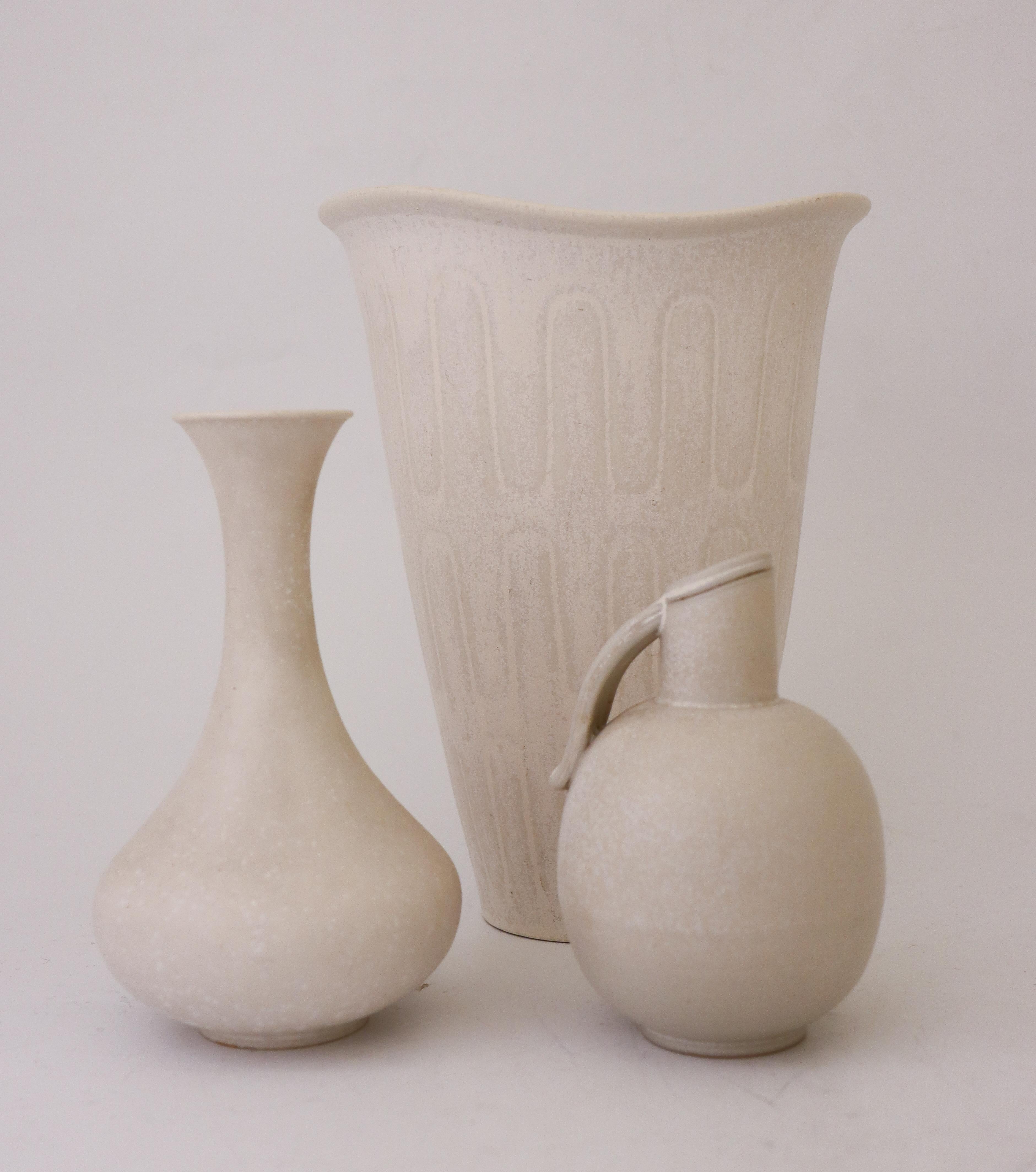 Set of 3 White Ceramic Vases Gunnar Nylund, Rörstrand Scandinavian Midcentury In Excellent Condition In Stockholm, SE