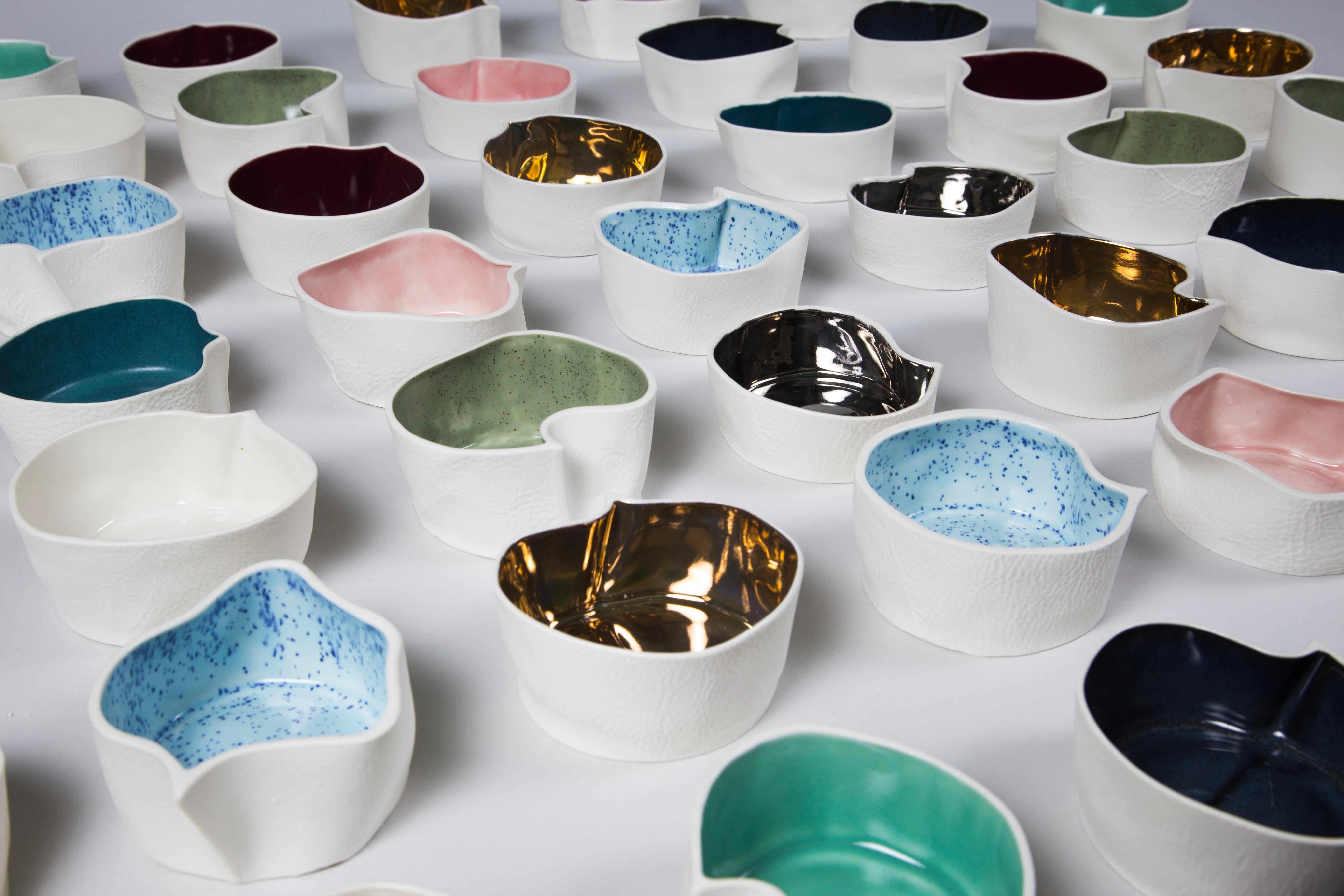 XXI secolo e contemporaneo Set di 3 piatti Kawa in ceramica, bianco e verde menta, recipienti in porcellana organica in vendita