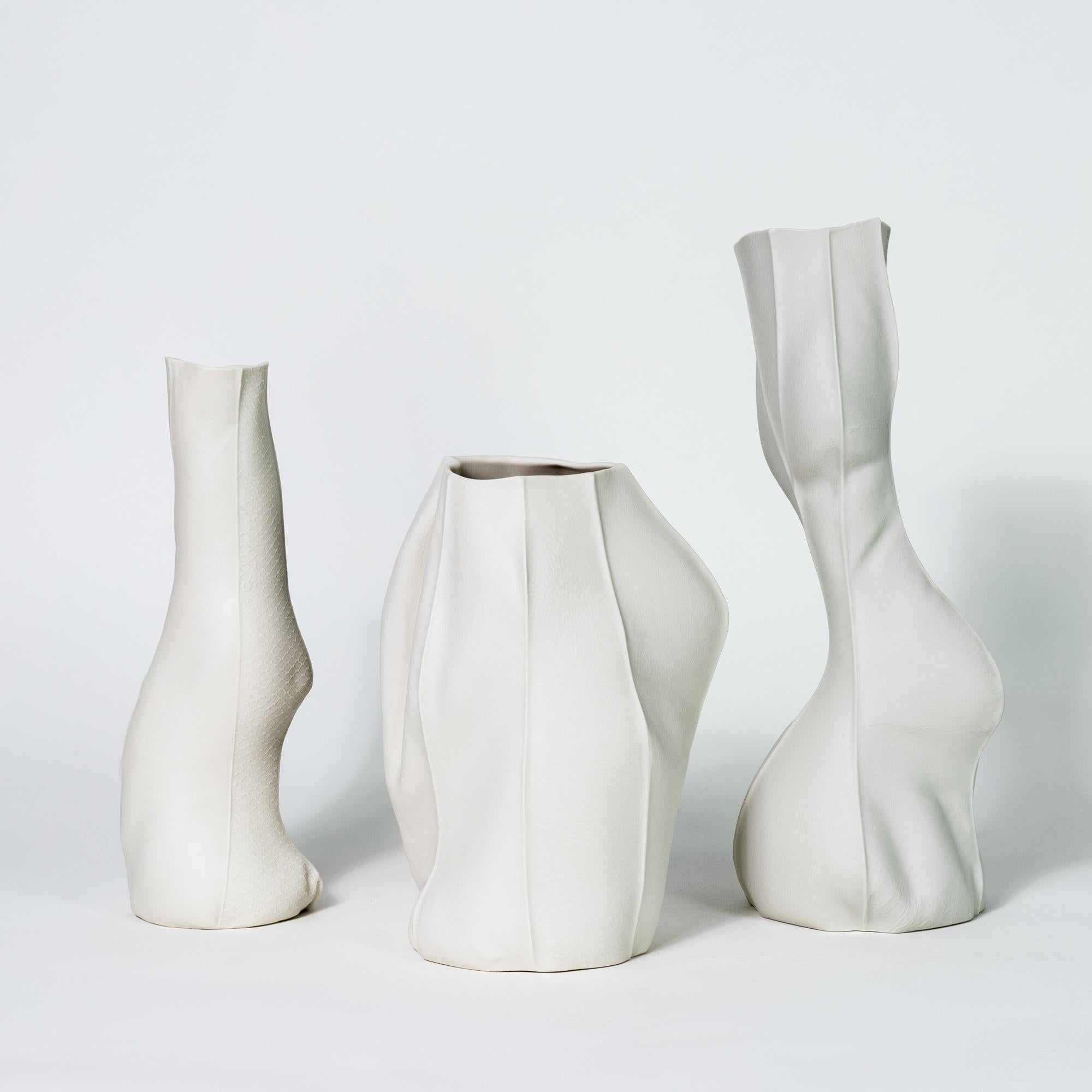 Americano Set di 3 vasi organici bianchi, Kawa Vase, scultoreo, astratto, in ceramica in vendita