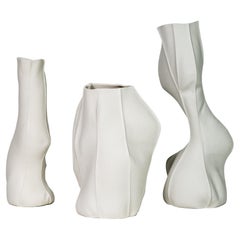 Ensemble de 3 vases organiques blancs Kawa, sculpturaux, abstraits, céramique