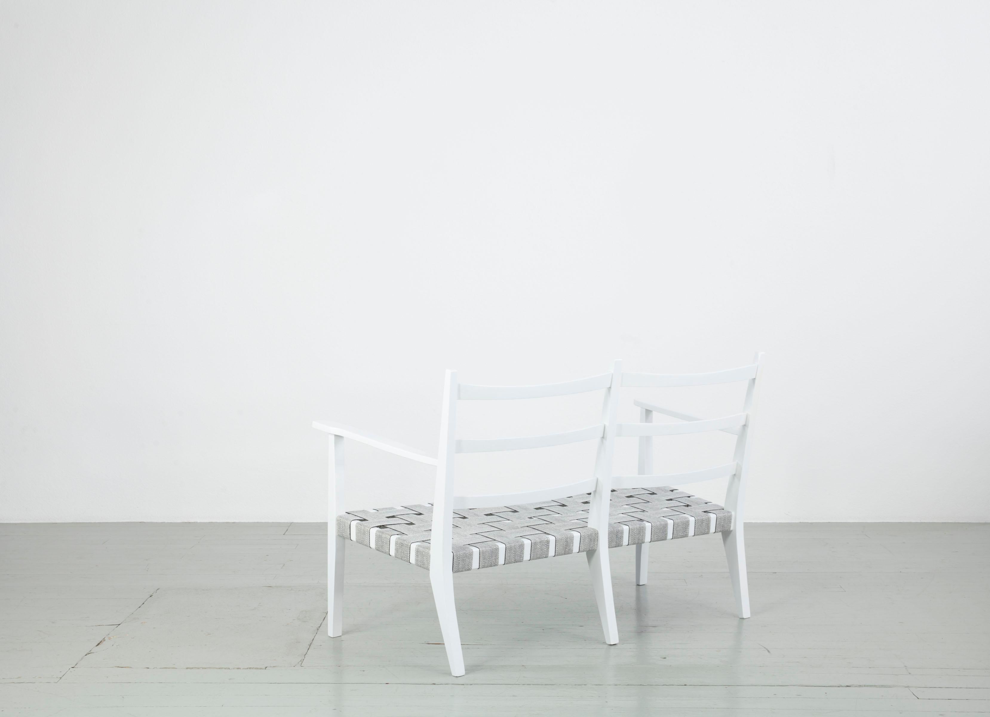 Milieu du XXe siècle Ensemble de 3 bancs en bois peints en blanc avec un fauteuil, Italie, années 1960 en vente