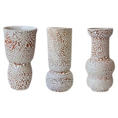Ensemble de 3 vases en grès blanc C-019, C0-15, C-018 par Moïo Studio