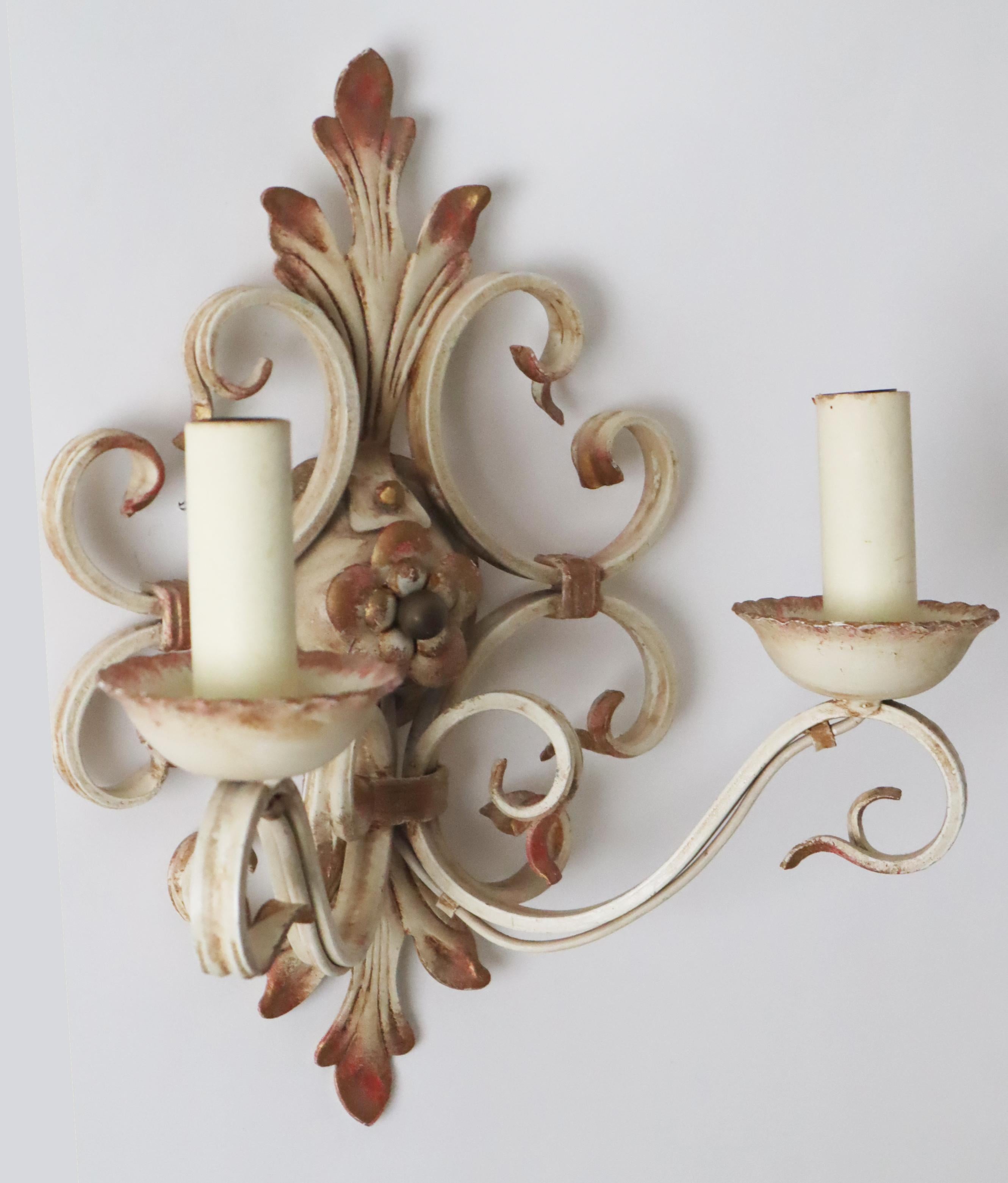 Ensemble de 3 lampes murales Hollywood Regency en fer forgé blanc, Allemagne, années 1970 en vente 3