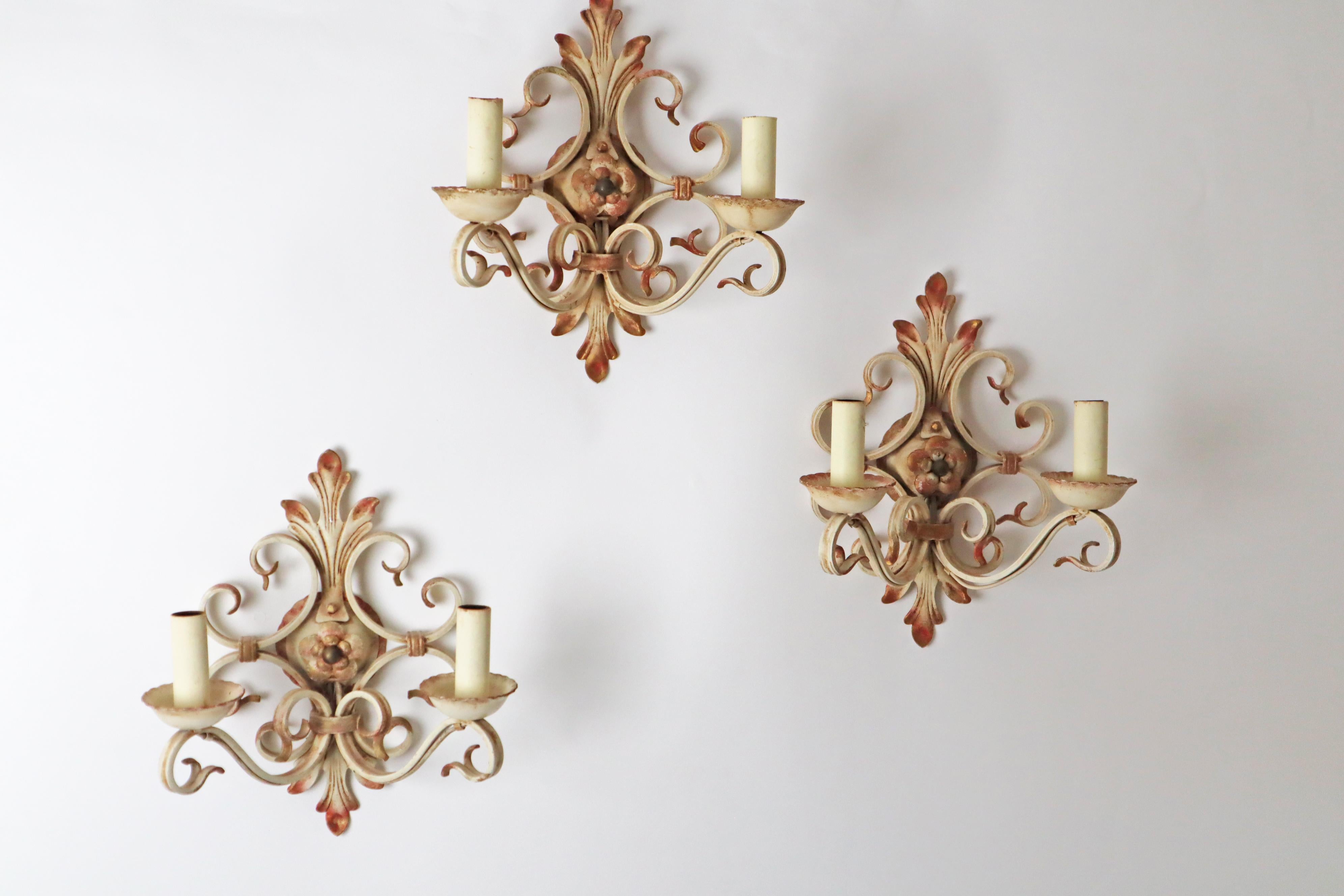 Ensemble de 3 lampes murales Hollywood Regency en fer forgé blanc, Allemagne, années 1970 en vente 6